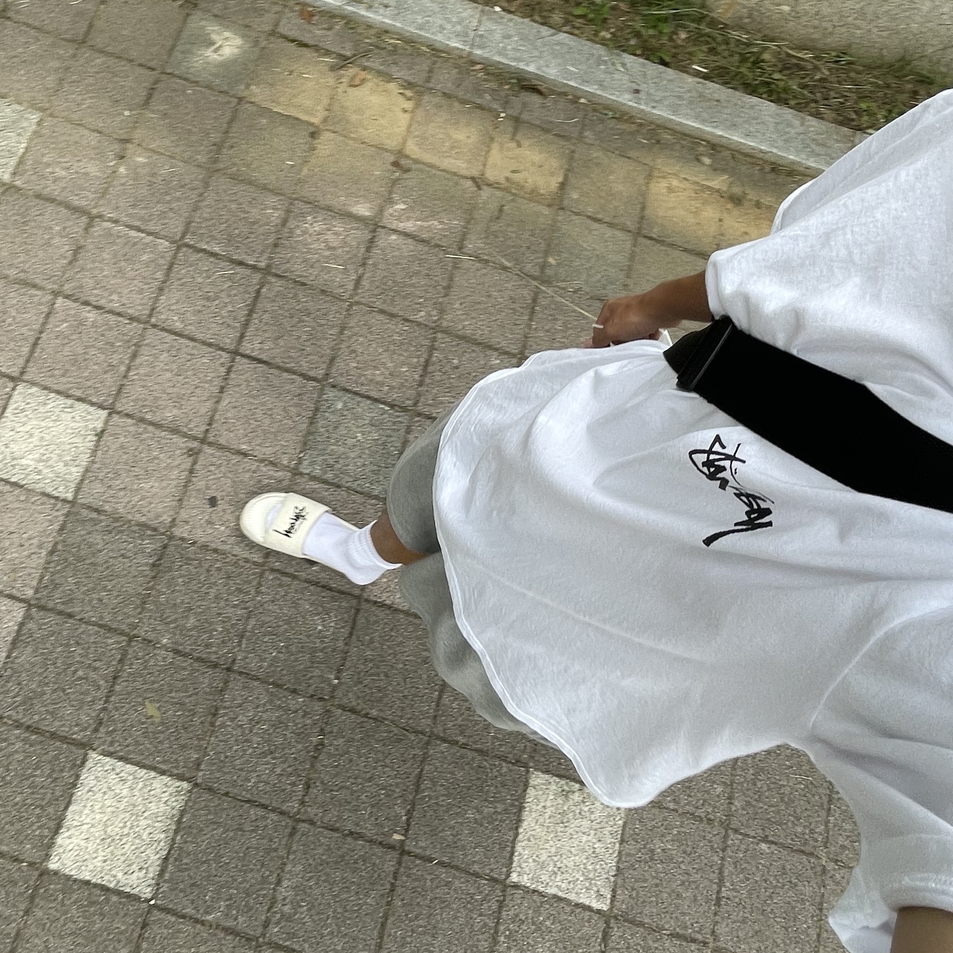 Stussy Withered Flower T-Shirt White, Nike x Stussy Benassi Slide Sail 착용 스타일