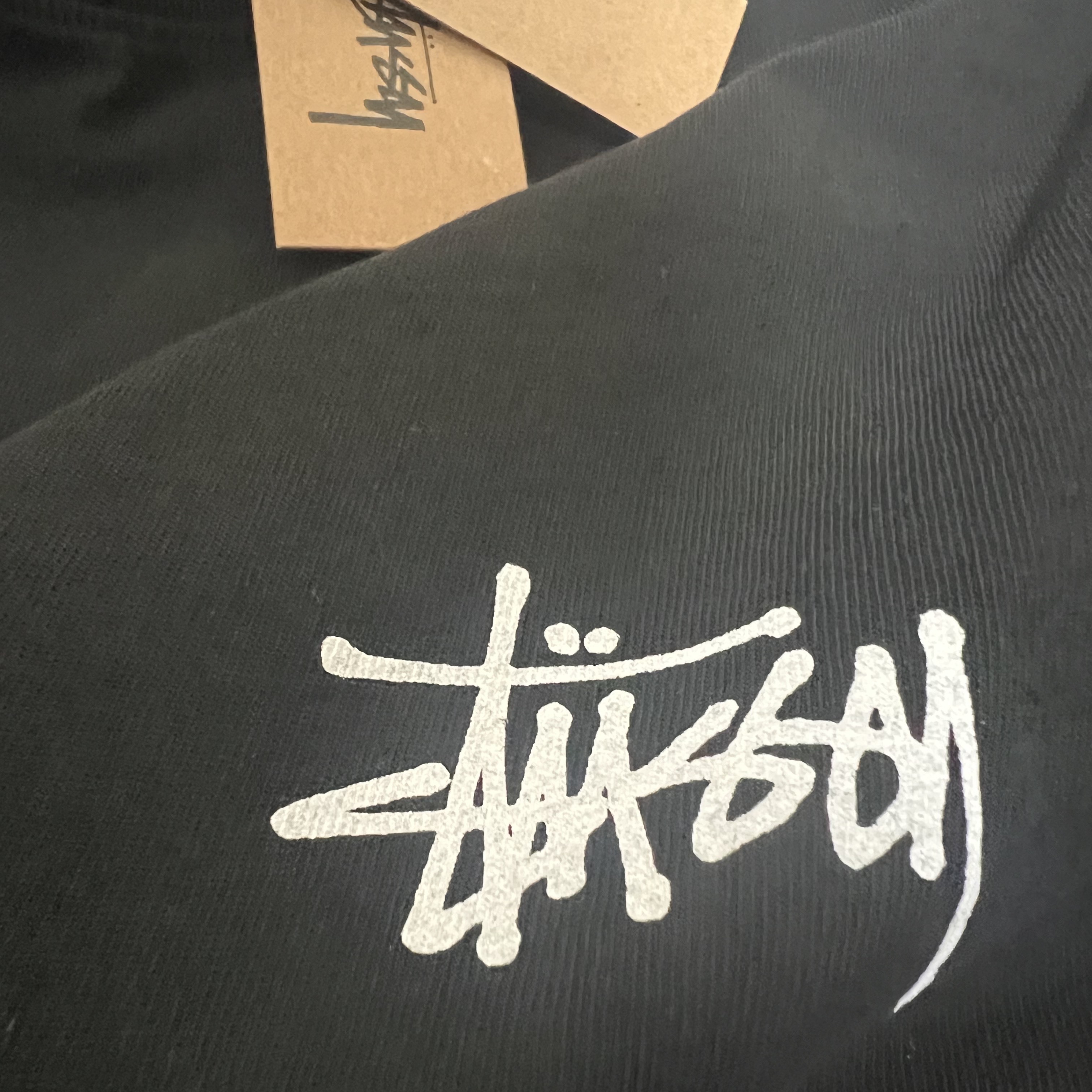 Stussy Fallen Angel Pigment Dyed T-Shirt Black 착용 스타일 - 1