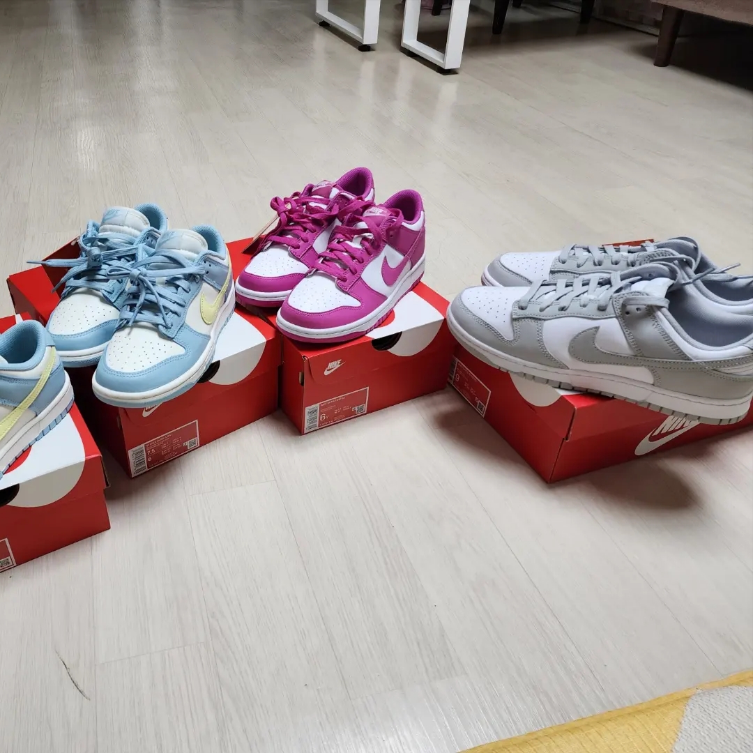 (GS) Nike Dunk Low White Active Fuchsia, Nike Dunk Low Retro Grey Fog 착용 스타일 - 1