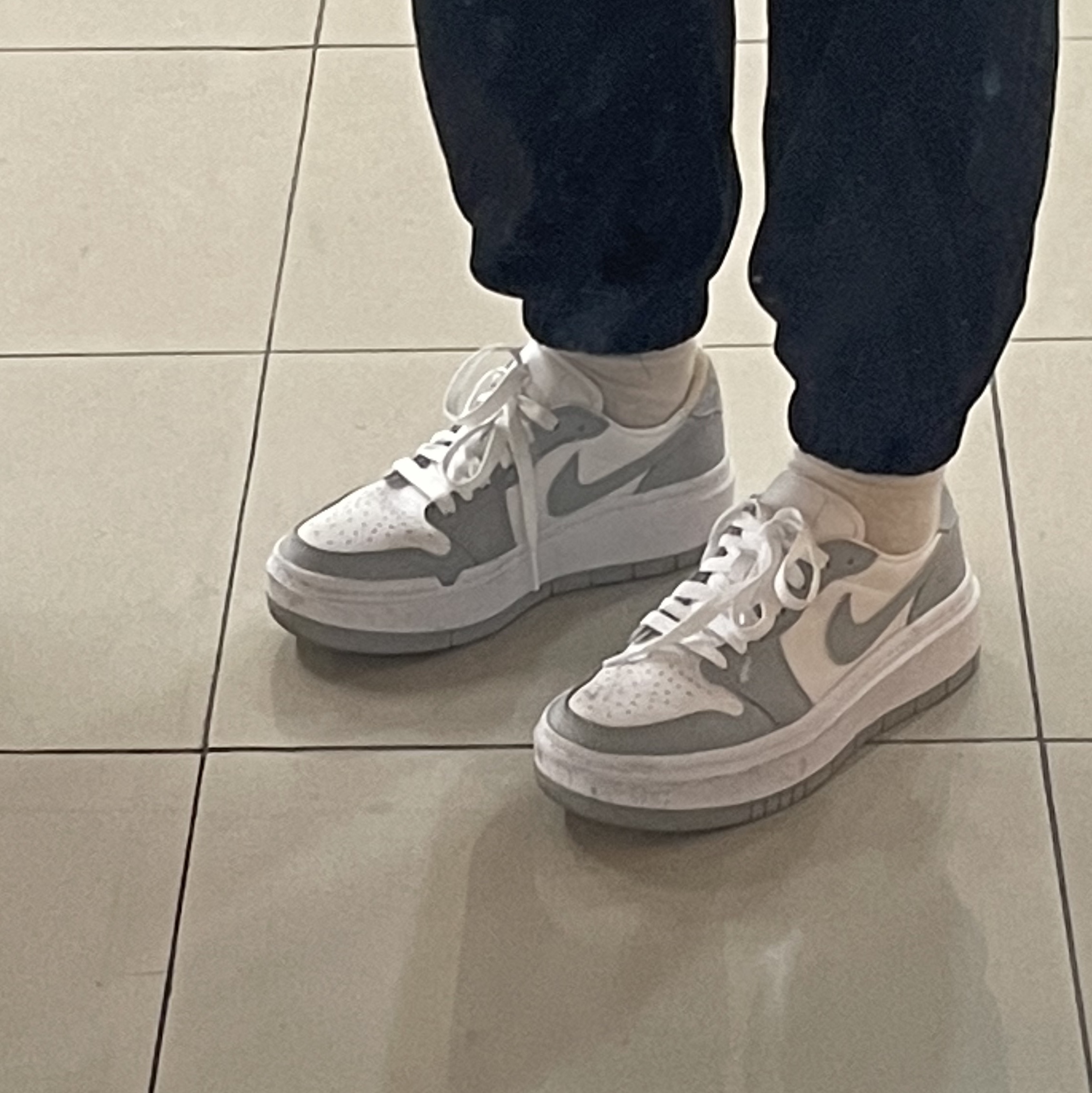 (W) Jordan 1 Elevate Low White and Wolf Grey 착용 스타일