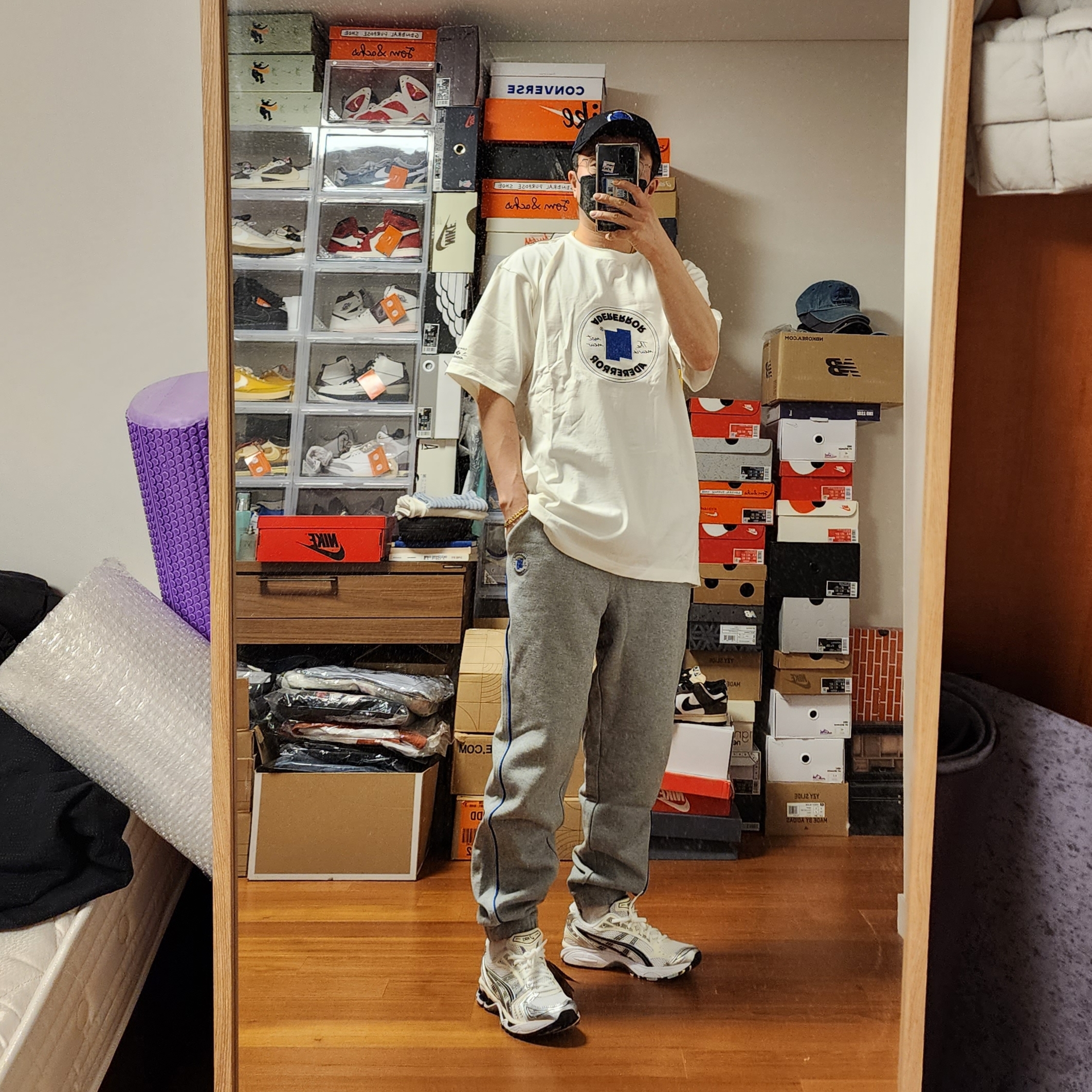 Converse x Ader Error Shapes Pants Vintage Grey Heather, Converse x Ader Error Shapes T-Shirt Cloud Dancer 착용 스타일 - 1