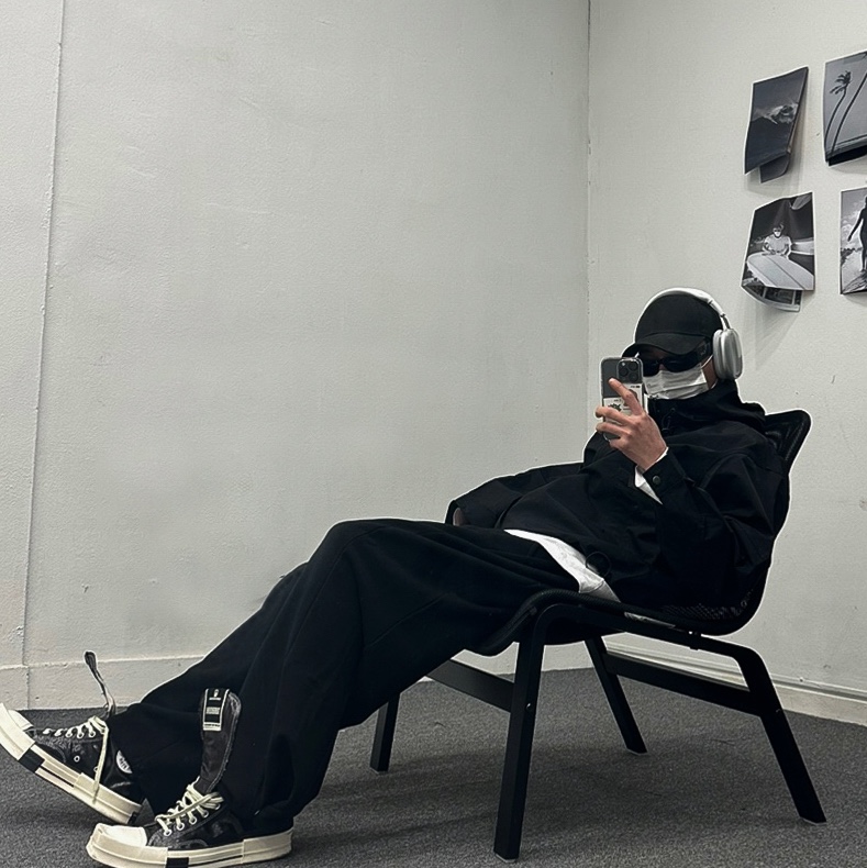 Converse x Drkshdw Turbodrk Chuck 70 Hi Black Lacquered Denim 착용 스타일 - 2