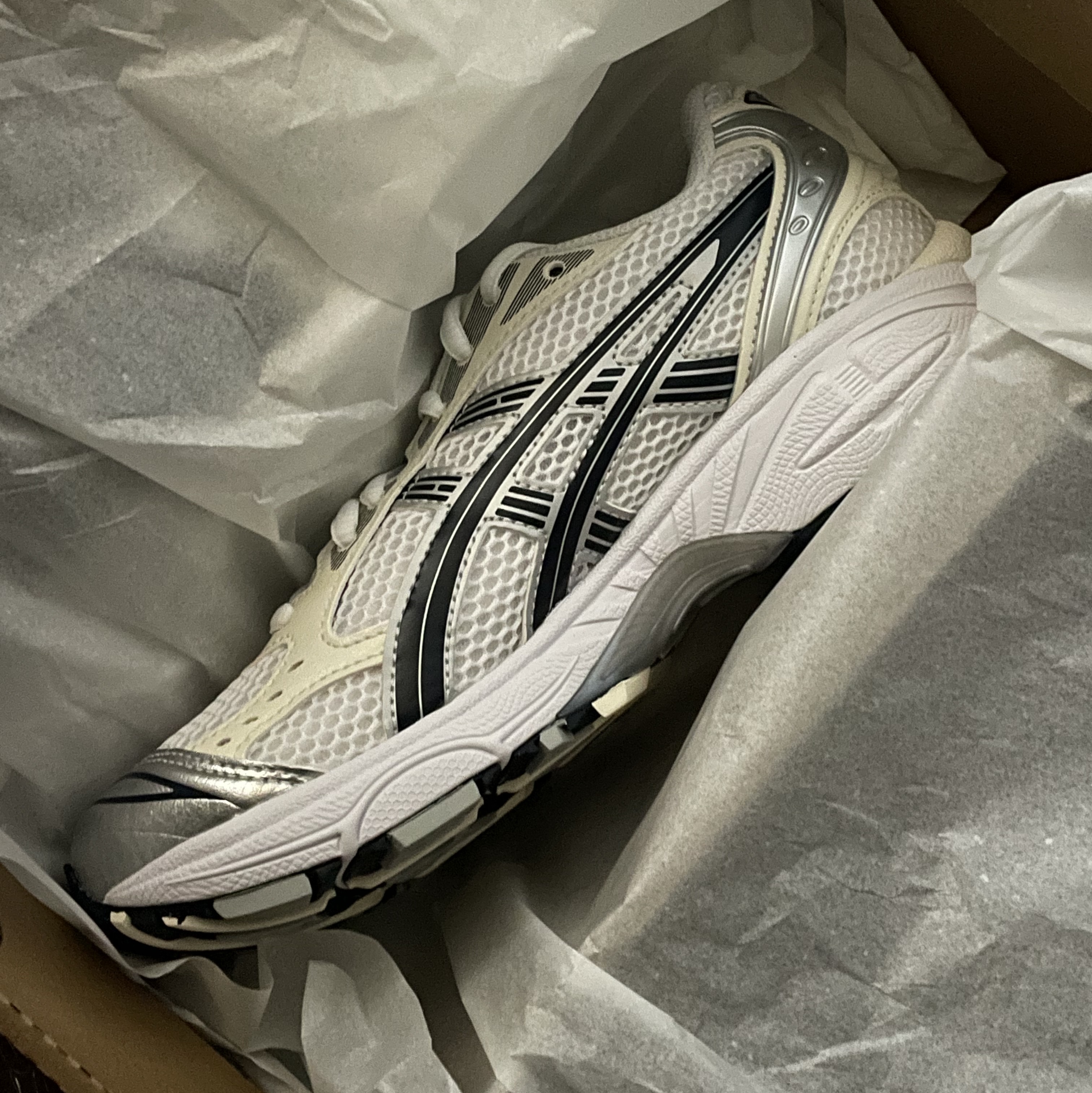 (W) Asics Gel-Kayano 14 White Midnight 착용 스타일