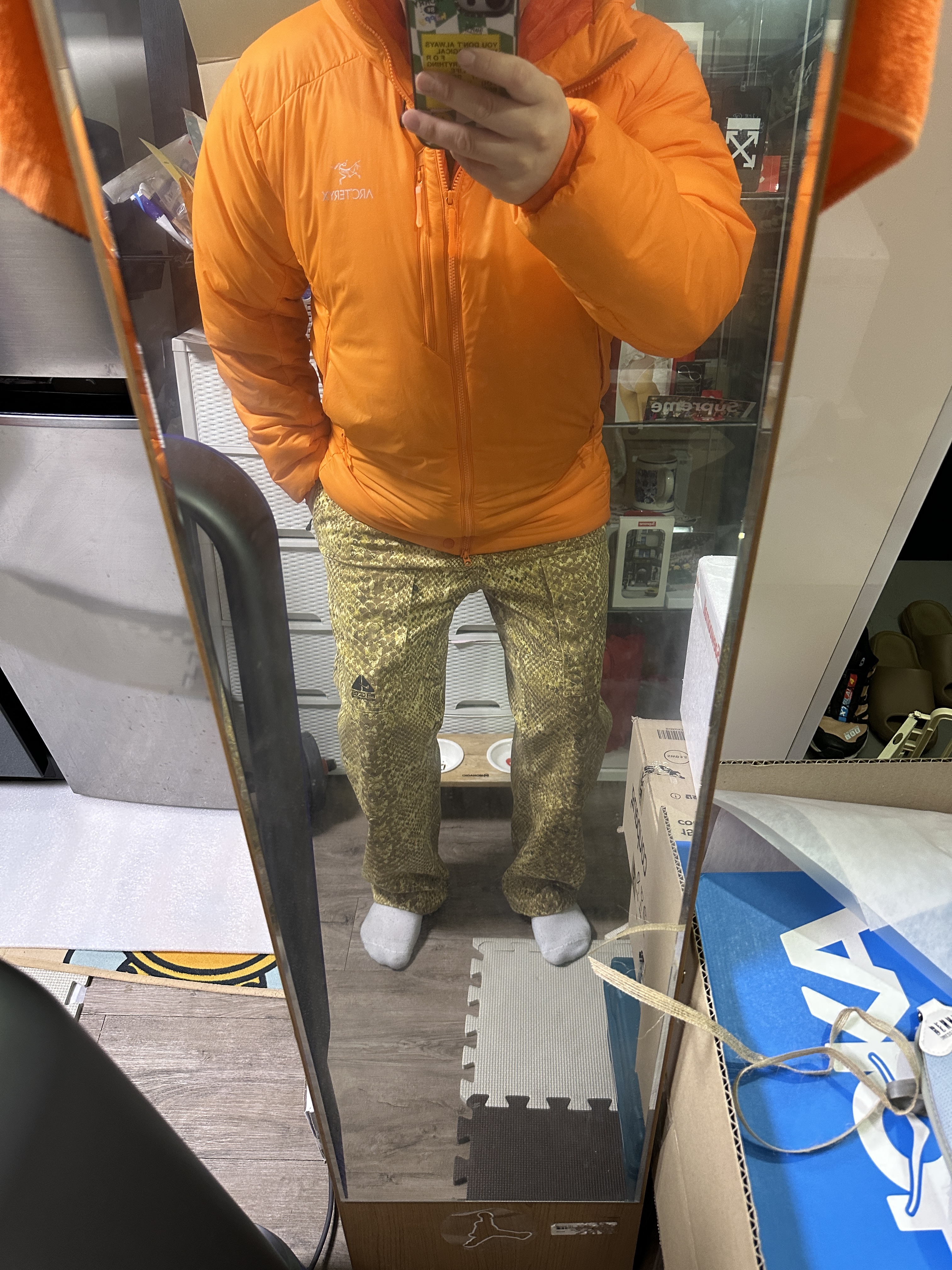 Arc'teryx Nuclei SV Parka Phenom, Supreme x Nike ACG Belted Denim Pants Gold Snakeskin - 22FW 착용 스타일 - 1