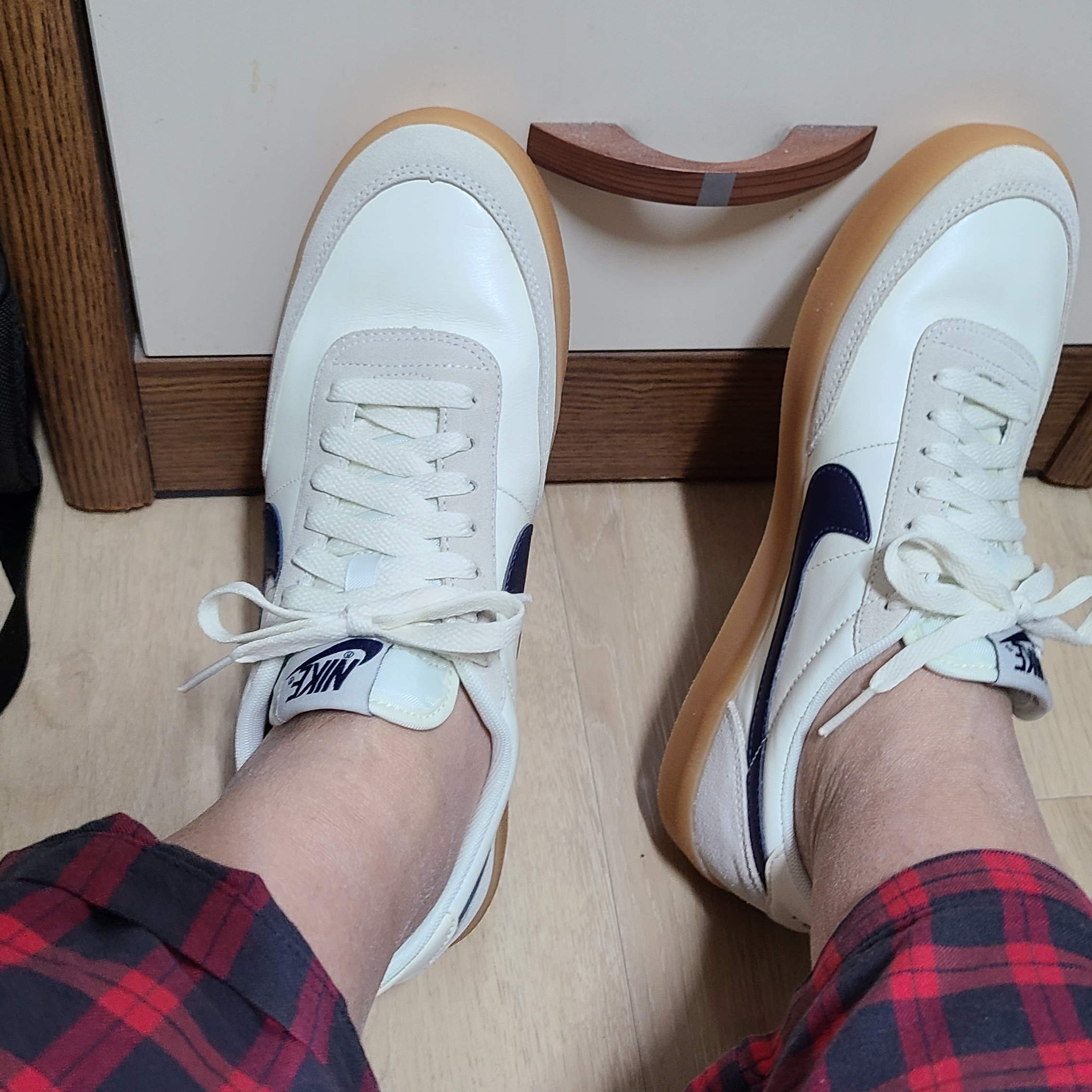 Nike x J.Crew Killshot 2 Sail Midnight Navy 착용 스타일 - 2