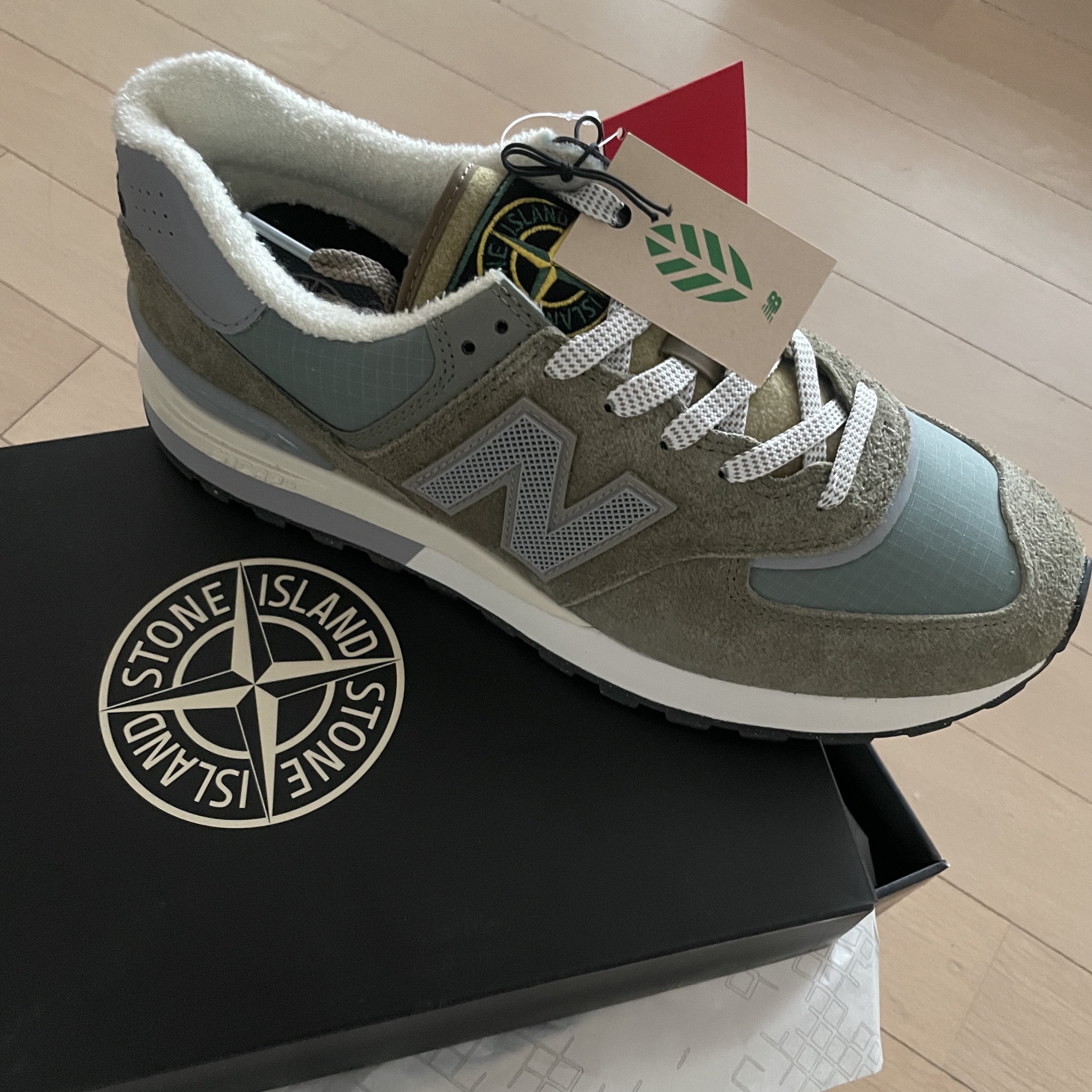 New Balance x Stone Island 574 Legacy Green 착용 스타일