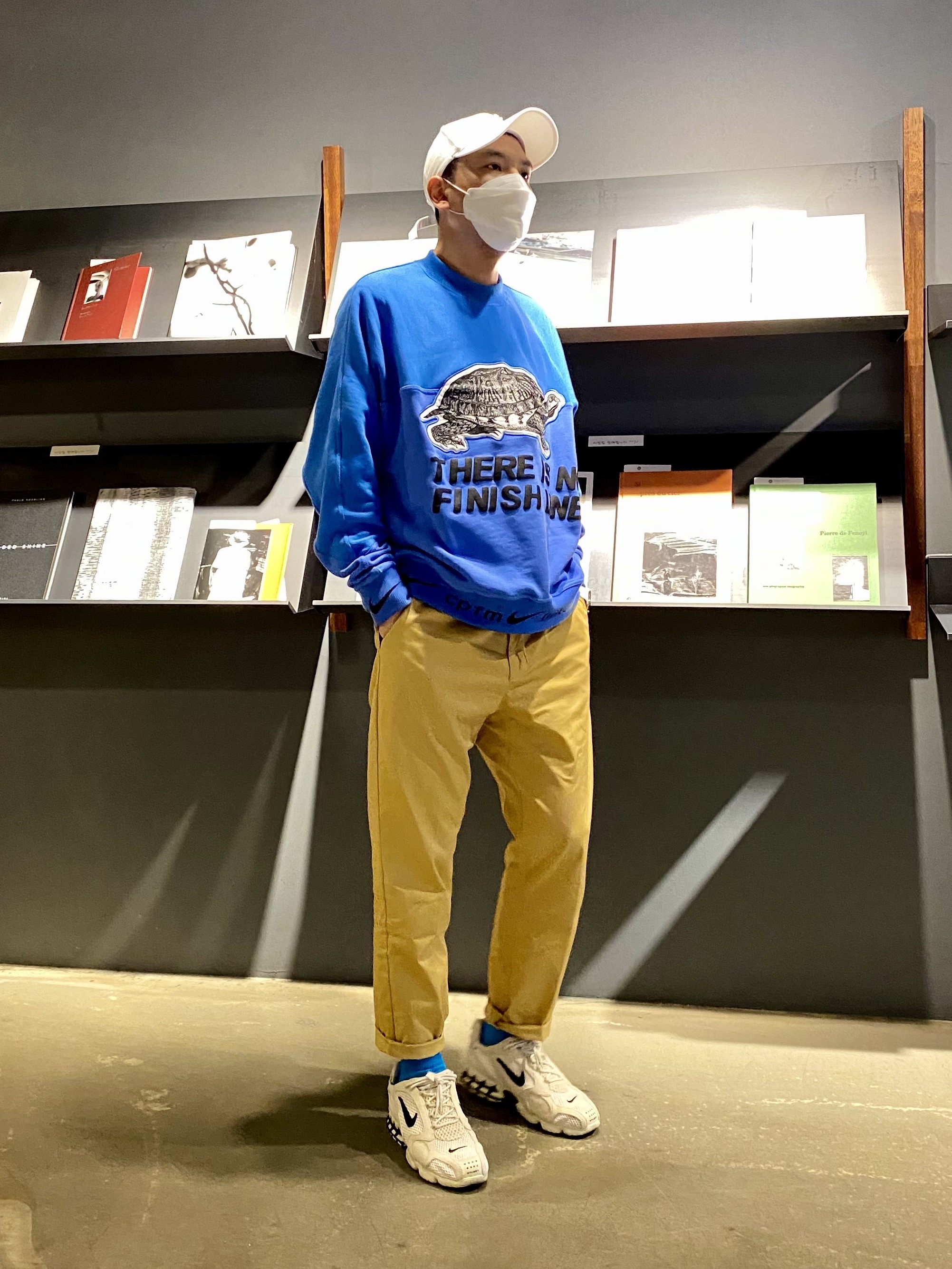 Nike x Stussy Air Zoom Spiridon Cage 2 Fossil, Nike x Cactus Plant Flea Market Fleece Crewneck Blue 착용 스타일