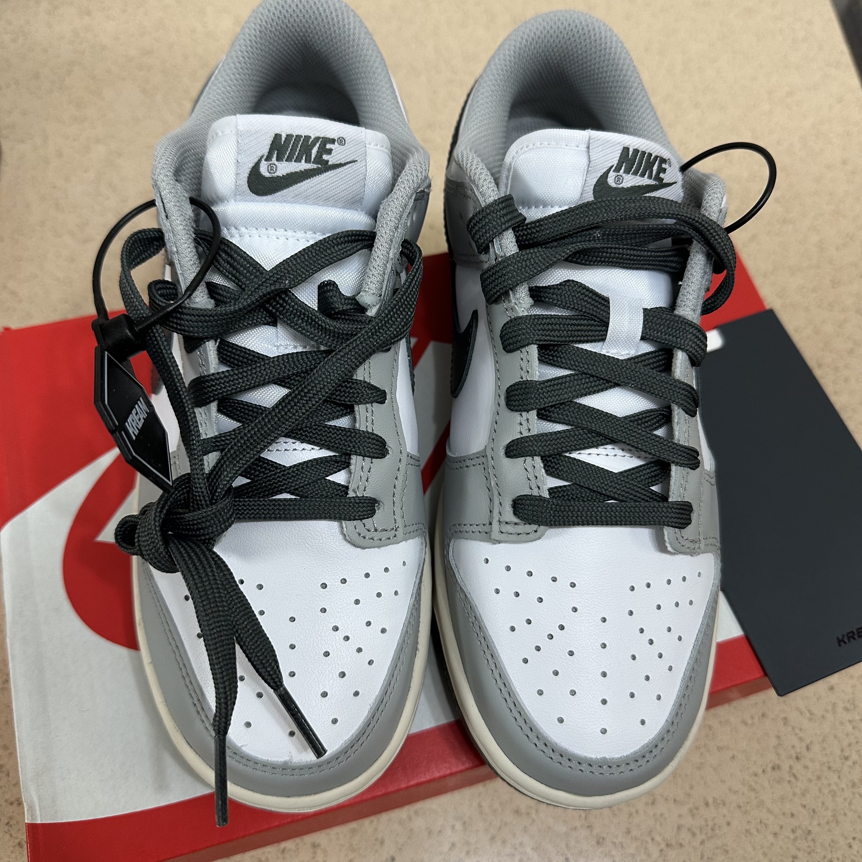 (W) Nike Dunk Low Light Smoke Grey 착용 스타일