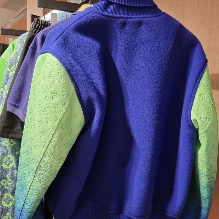 Louis Vuitton Mix Gradient Leather Bomber Heather Grey Blue 착용 스타일 - 2