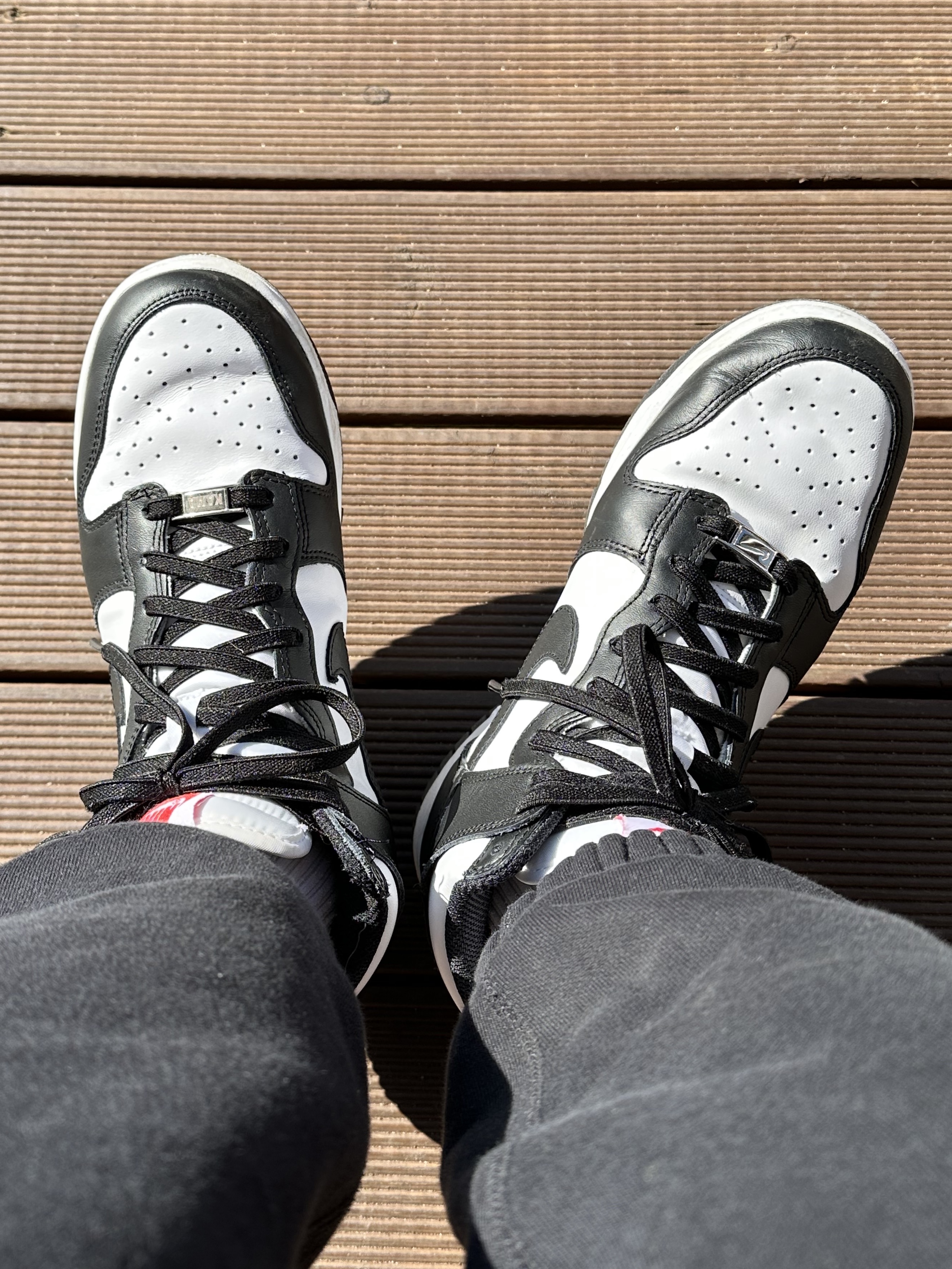 (W) Nike Dunk High Black and White 착용 스타일