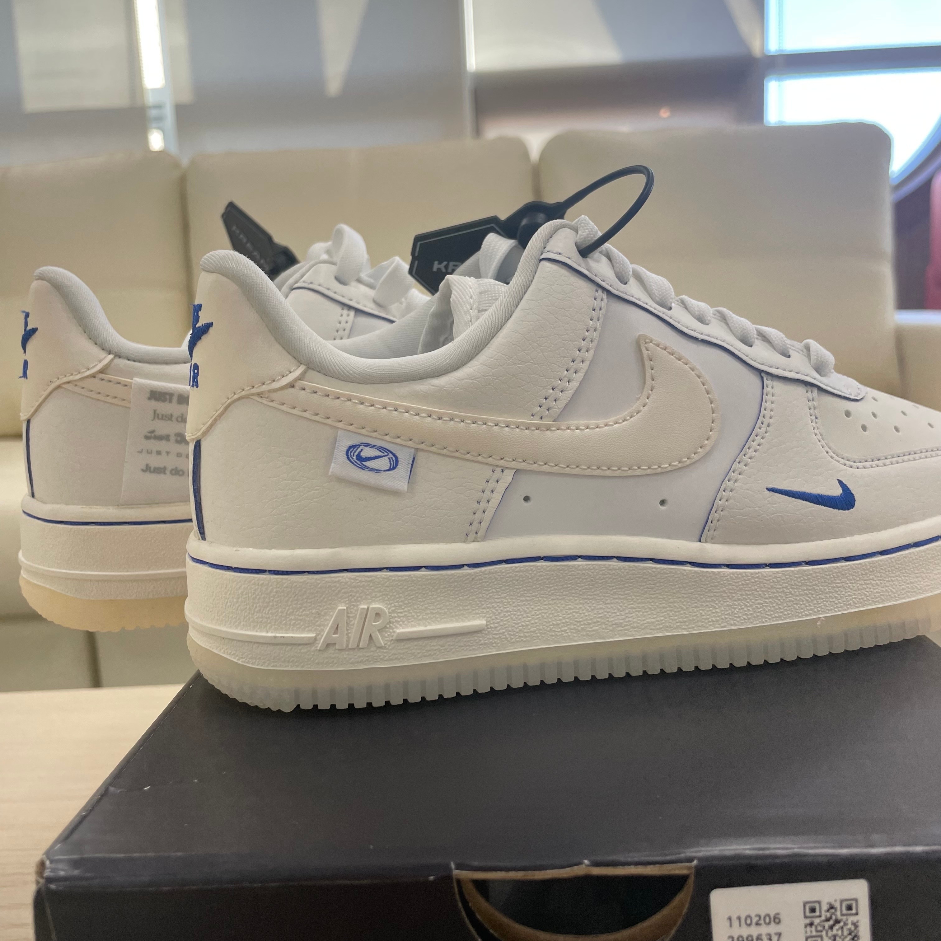 (W) Nike Air Force 1 '07 LX Game Royal Sail 착용 스타일 - 1