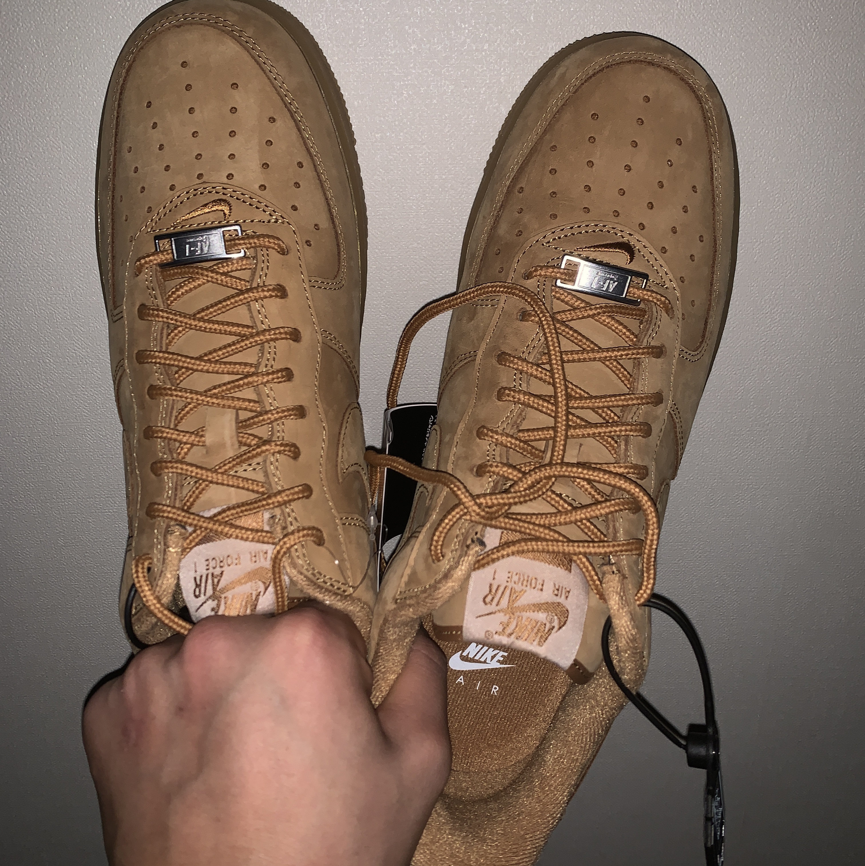 Nike x Supreme Air Force 1 Low Flax 착용 스타일