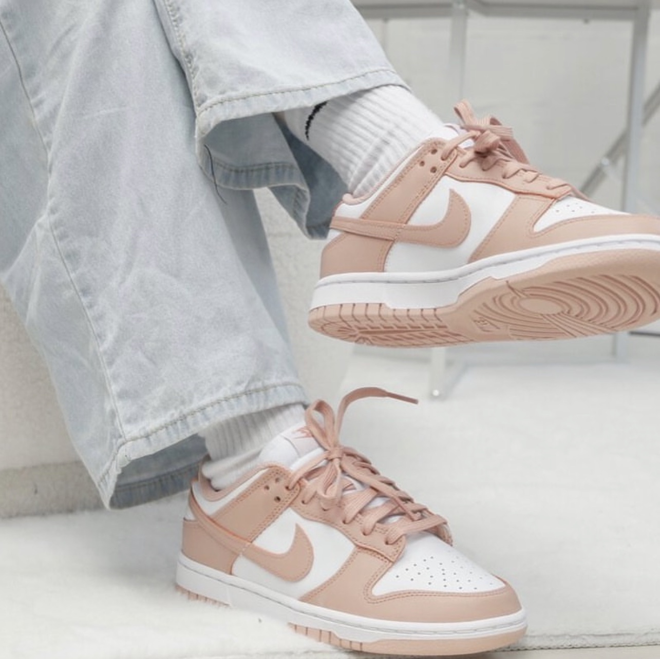 (W) Nike Dunk Low Rose Whisper 착용 스타일 - 2