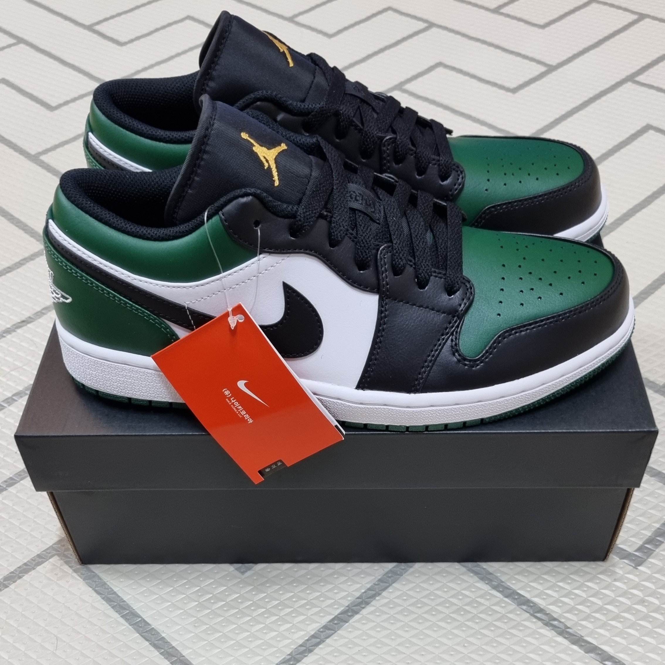 Jordan 1 Low Green Toe 착용 스타일