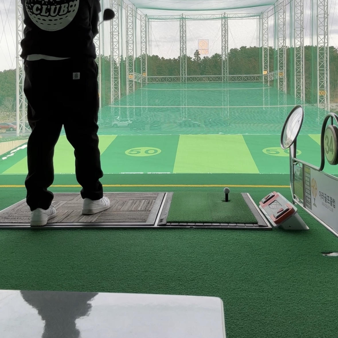 Jordan 1 Low Golf Triple White 착용 스타일 - 2
