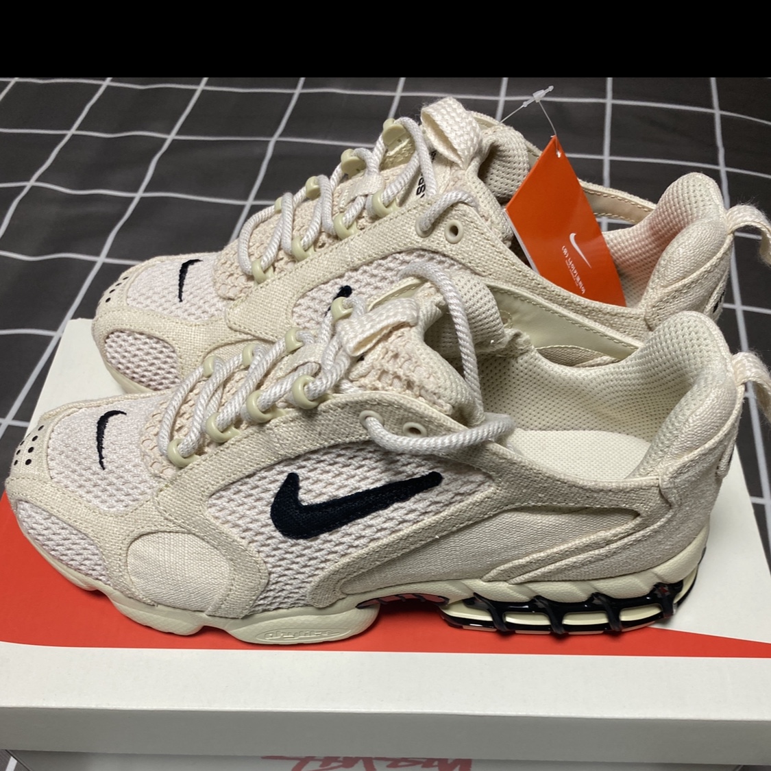 Nike x Stussy Air Zoom Spiridon Cage 2 Fossil 착용 스타일