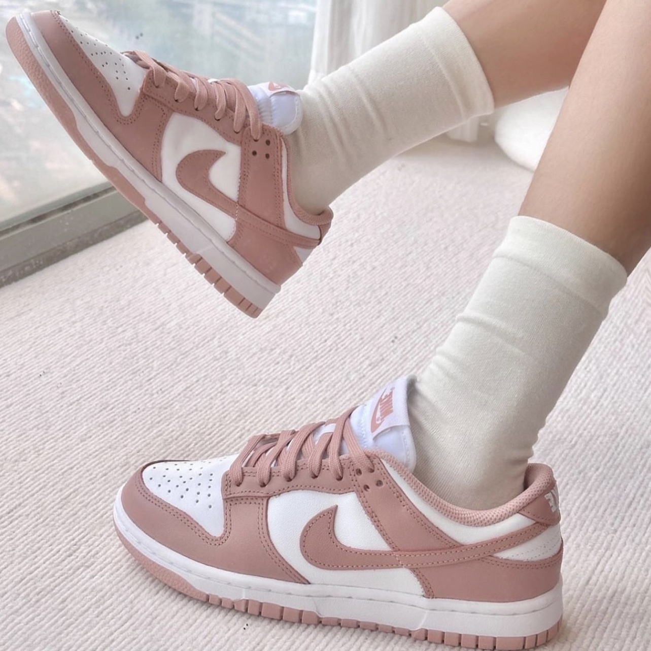 (W) Nike Dunk Low Rose Whisper 착용 스타일 - 3