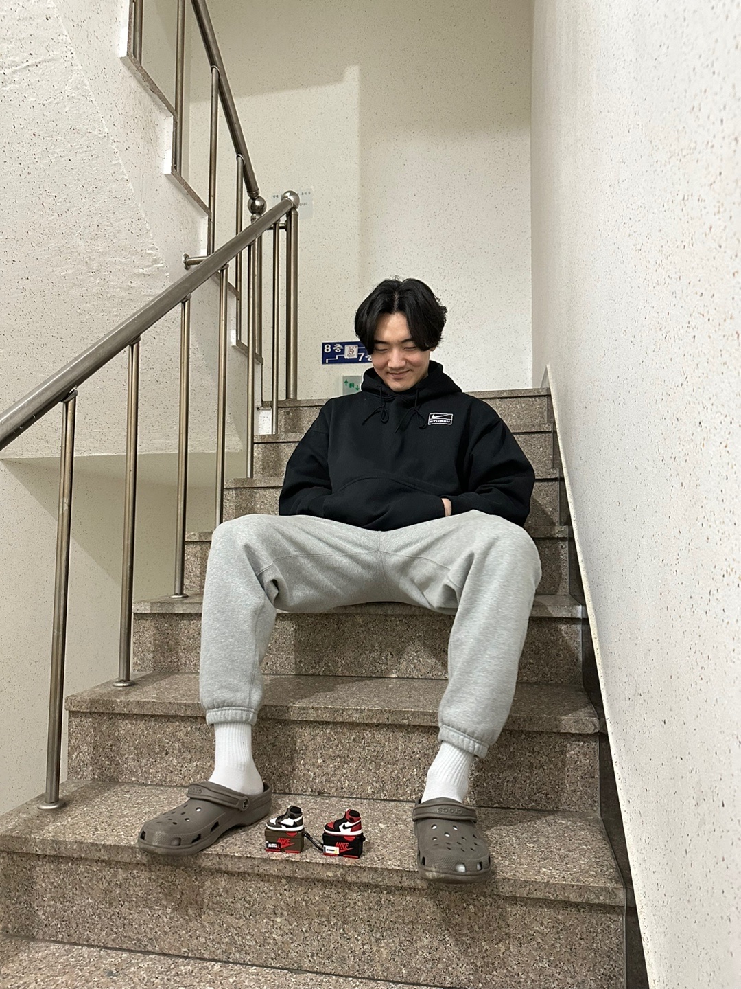 Nike x Stussy NRG RA Washed Pullover Hoodie Black (DN4028-010), Nike NRG Solo Swoosh Fleece Pants Dark Grey Heather - Asia 착용 스타일 - 2