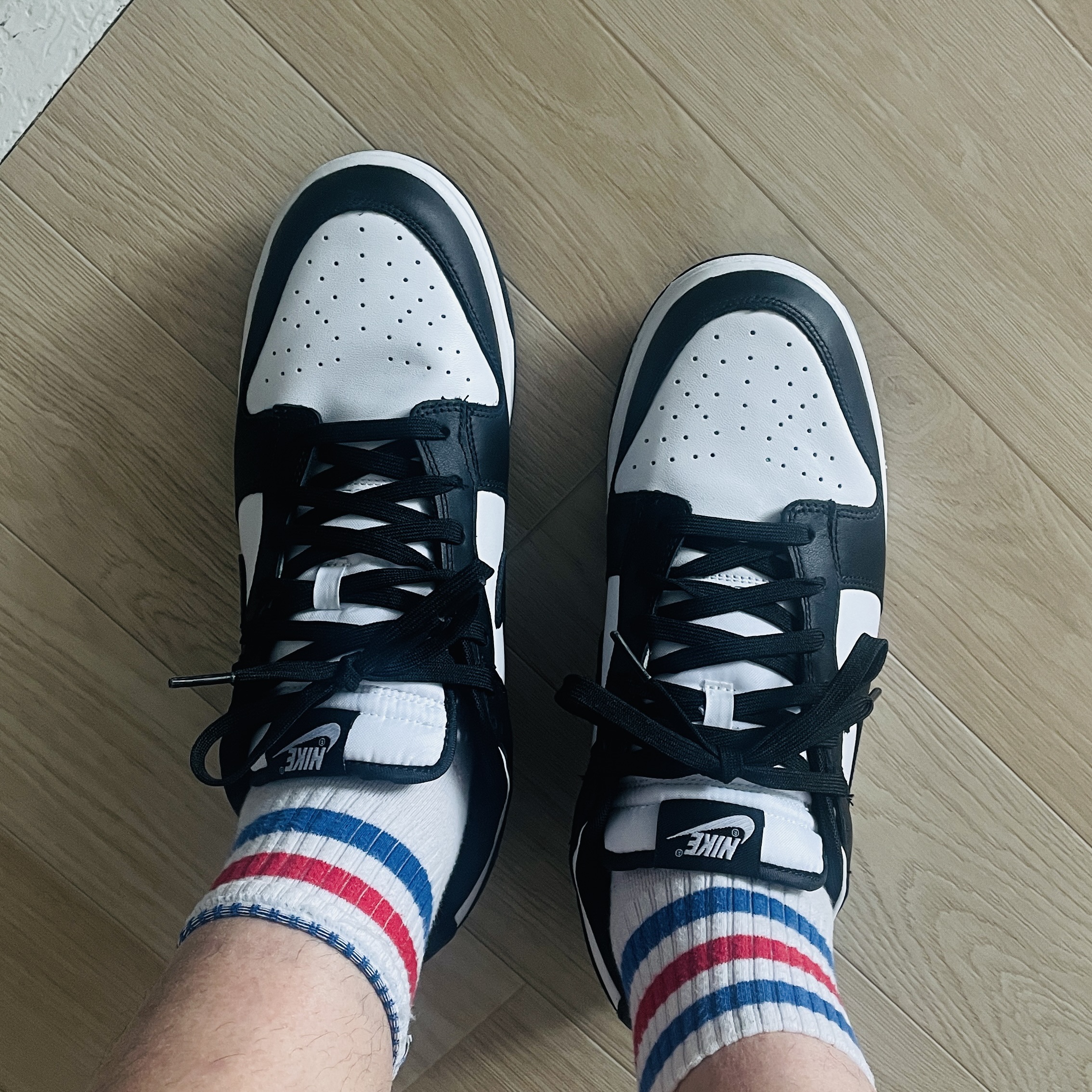 Nike Dunk Low Retro Black 착용 스타일 - 2