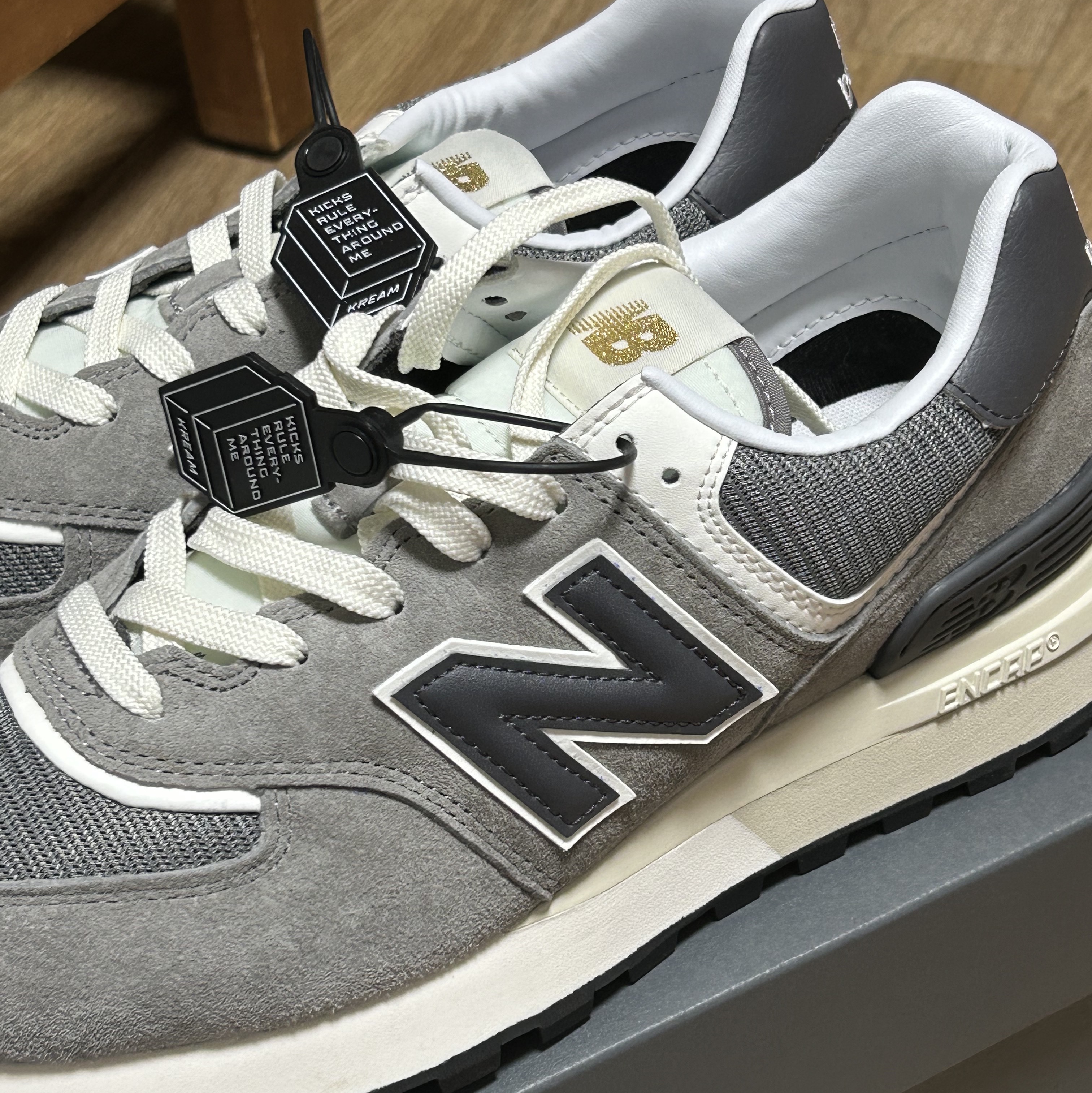 New Balance 574 Legacy Grey 착용 스타일