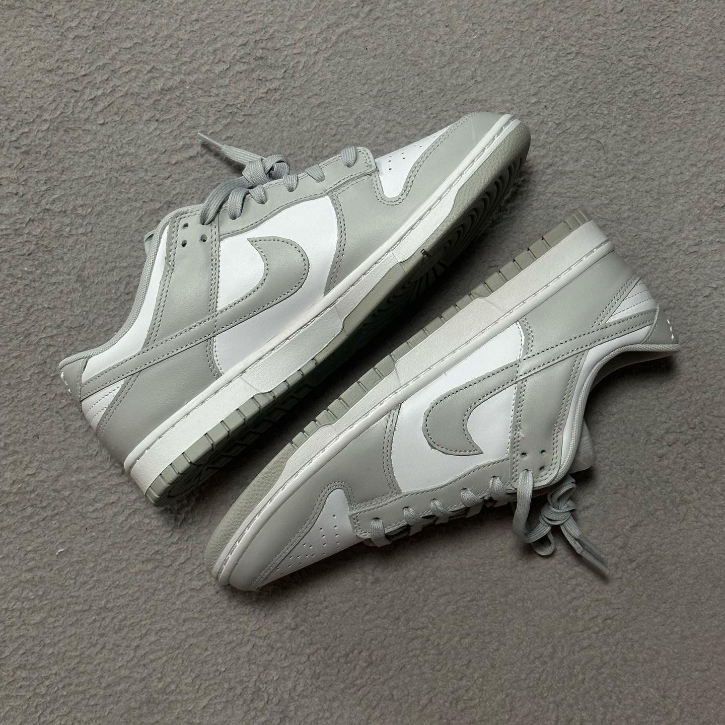 Nike Dunk Low Retro Grey Fog 착용 스타일 - 1