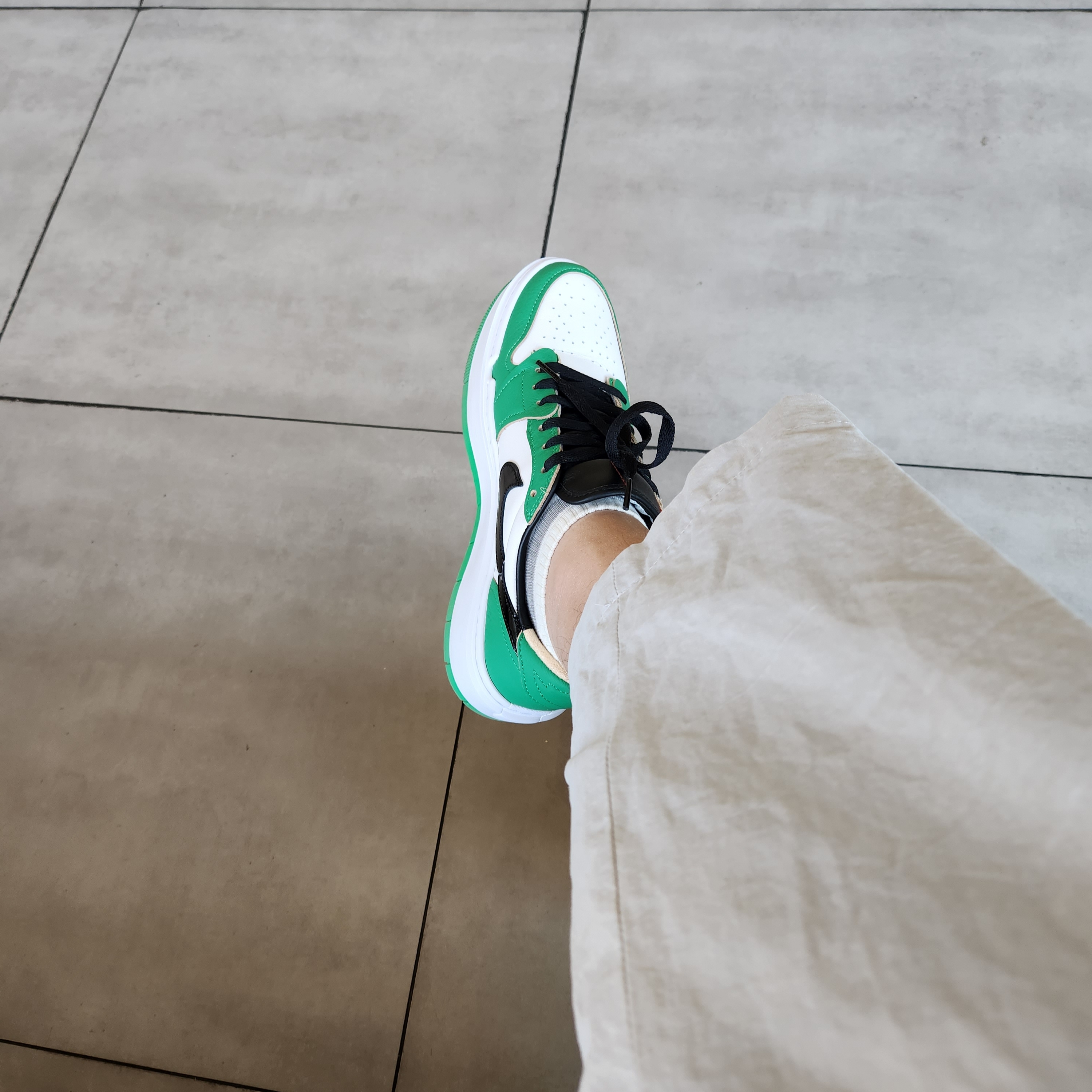 (W) Jordan 1 Elevate Low SE Lucky Green 착용 스타일 - 3
