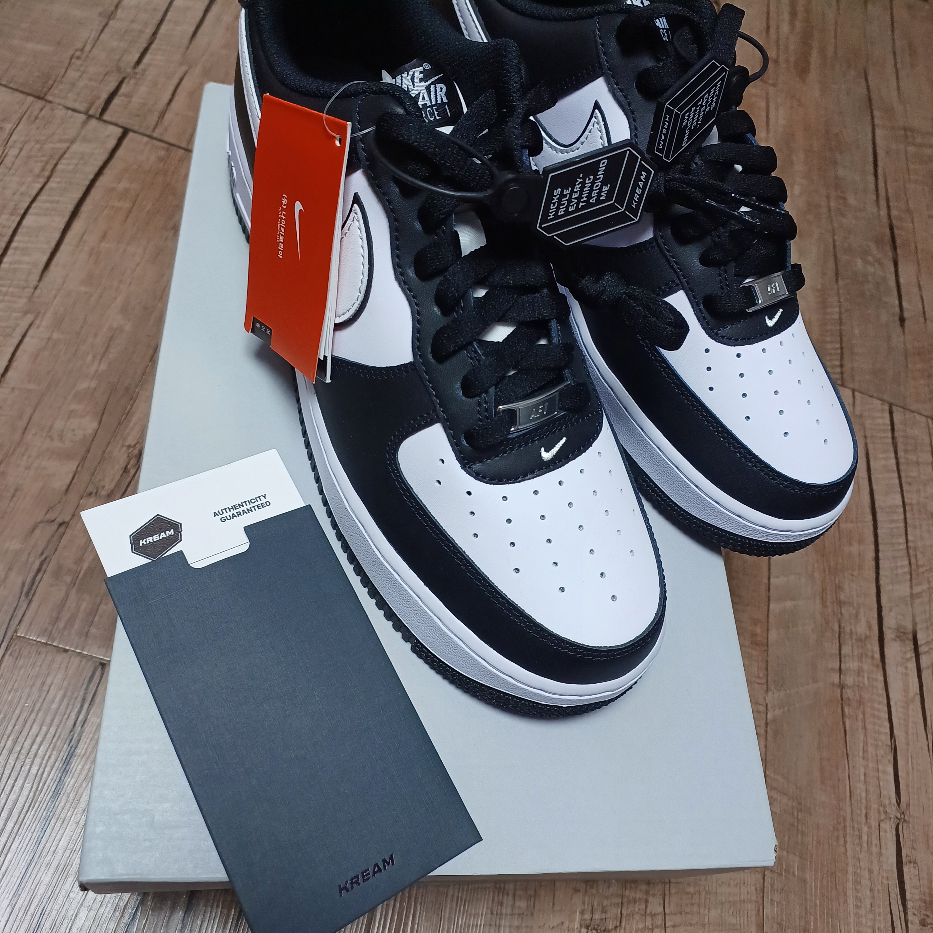 Nike Air Force 1 '07 Black White 착용 스타일