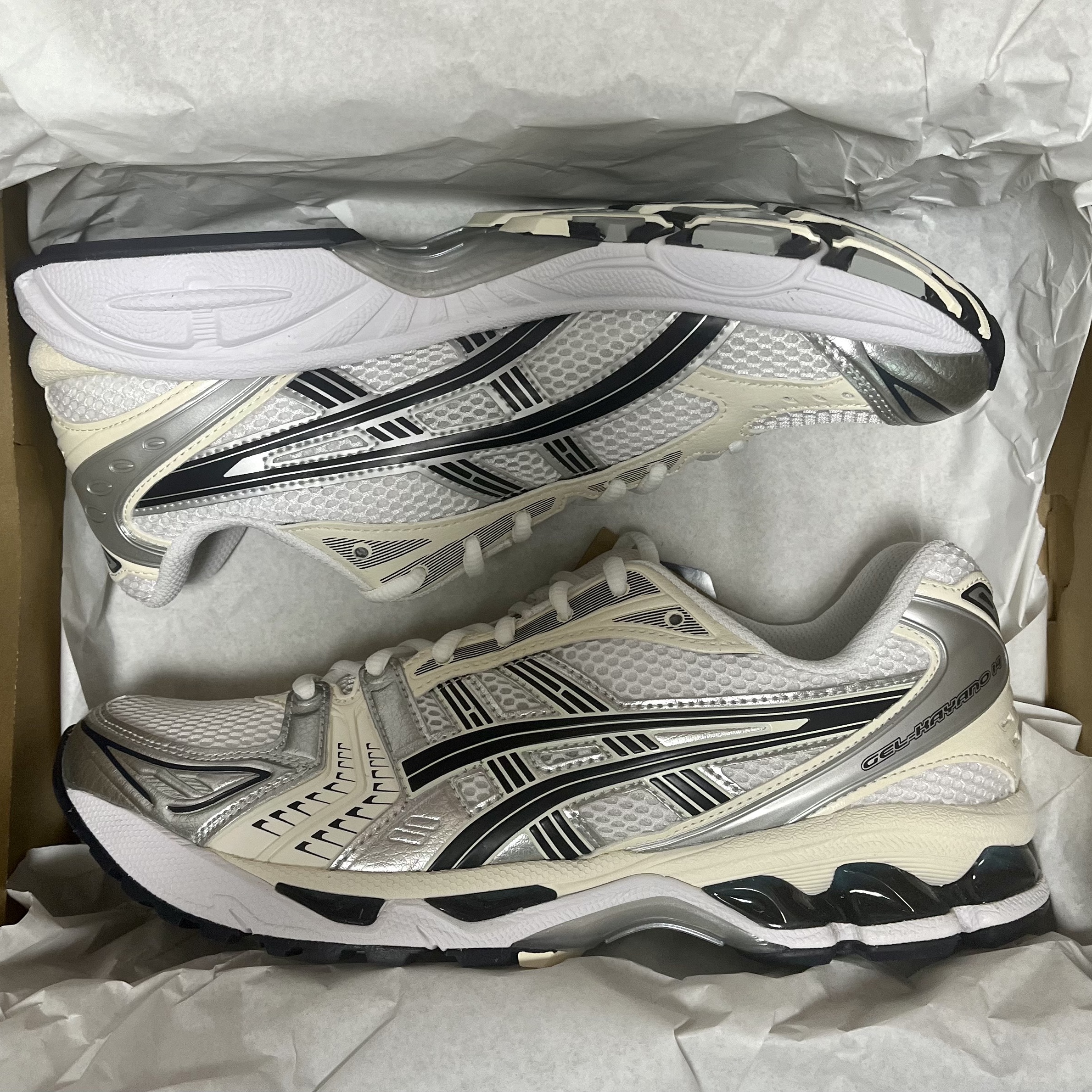 (W) Asics Gel-Kayano 14 White Midnight 착용 스타일