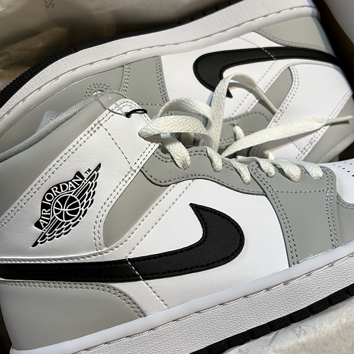 (W) Jordan 1 Mid Grey Fog, IAB Studio Pigment Hoodie Royal Blue - 22FW 착용 스타일 - 3