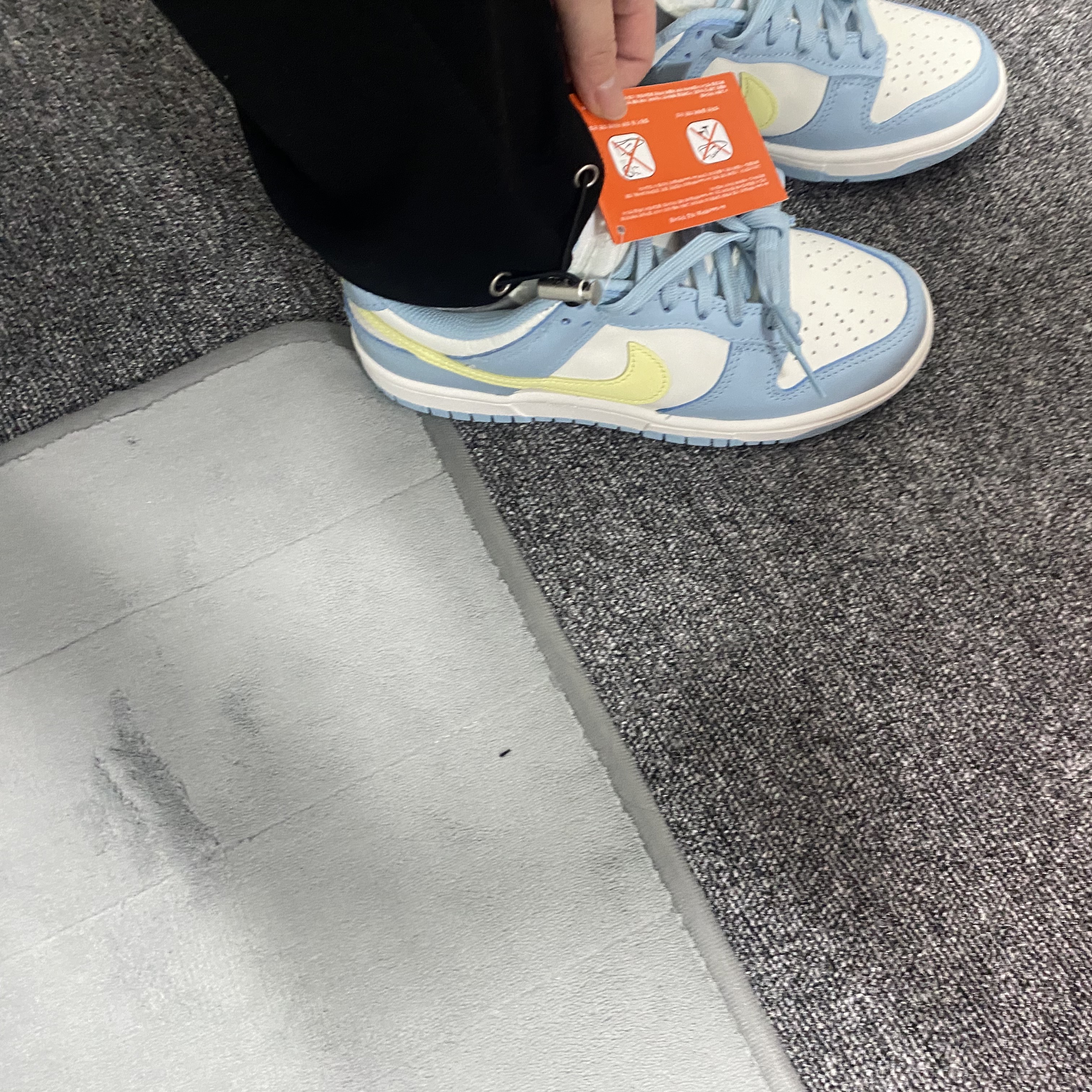 (W) Nike Dunk Low Sail Citron Tint 착용 스타일 - 2