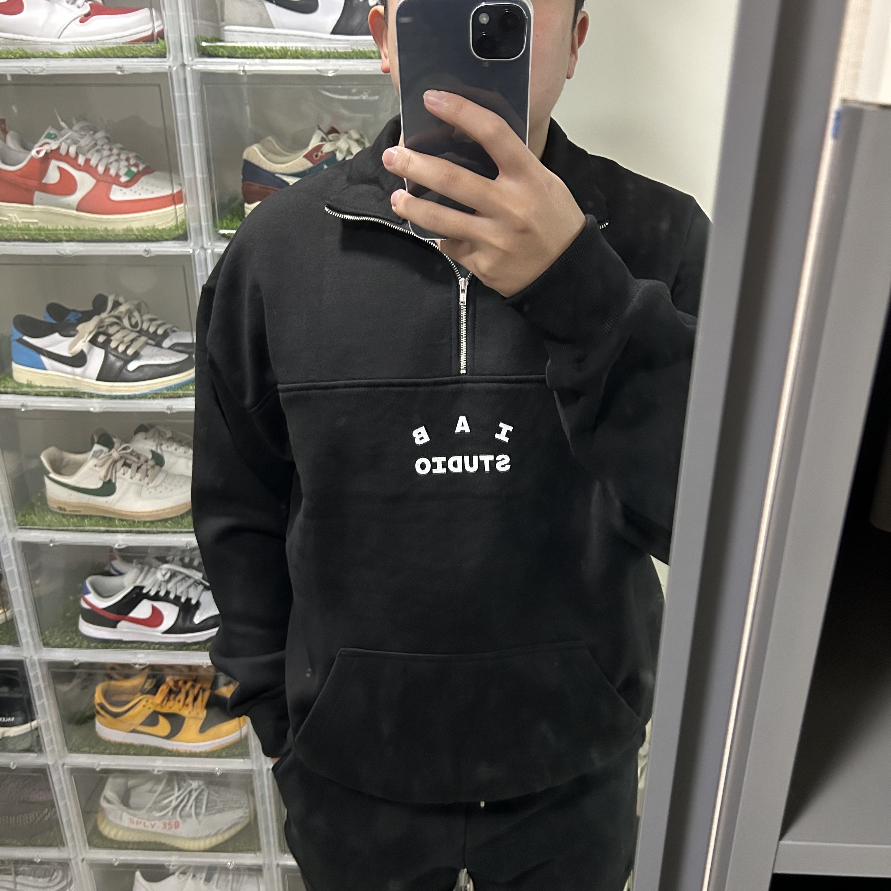IAB Studio Half Zip-Up Black White, Jordan 1 Retro High OG Bleached Coral 착용 스타일