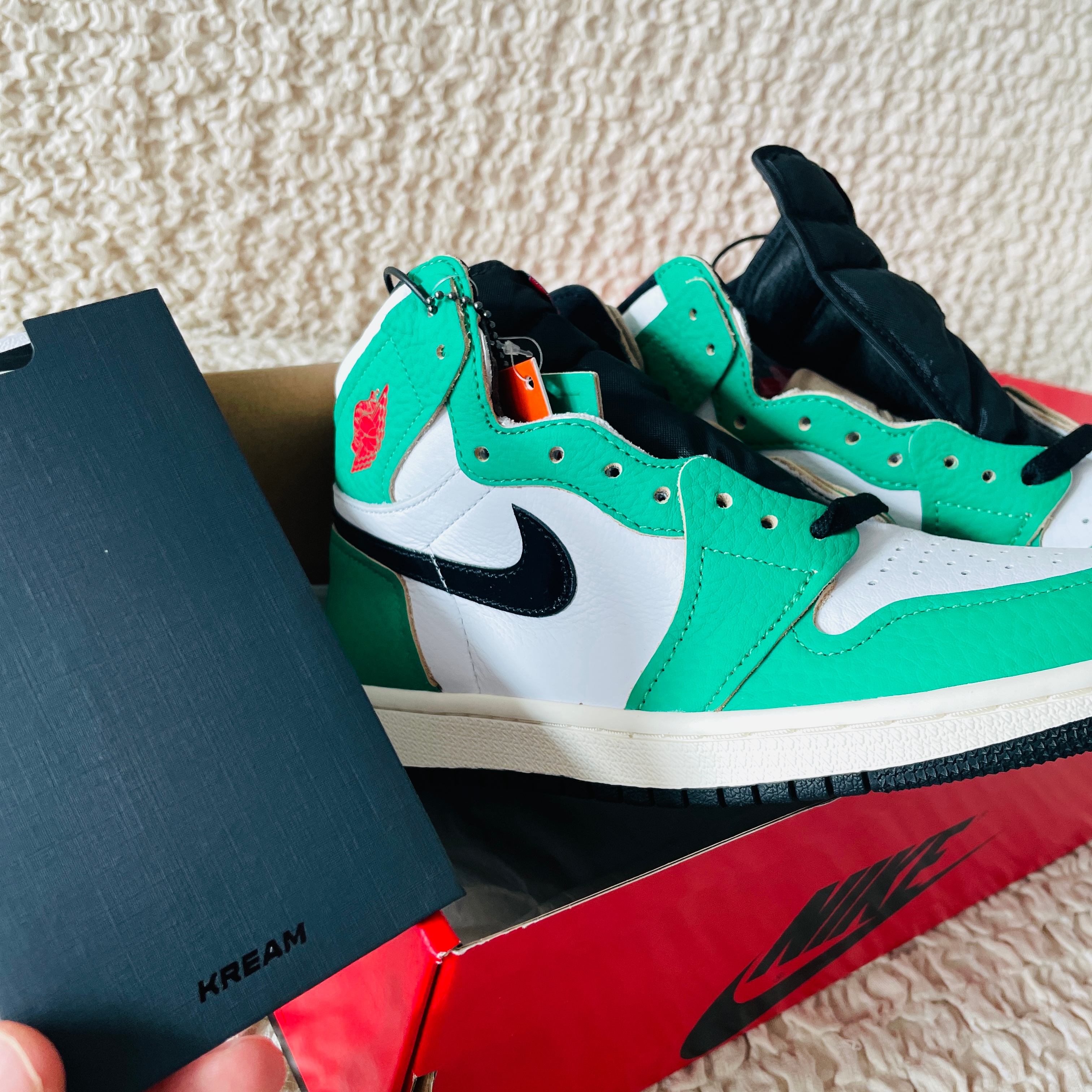 (W) Jordan 1 Retro High OG Lucky Green 착용 스타일 - 2