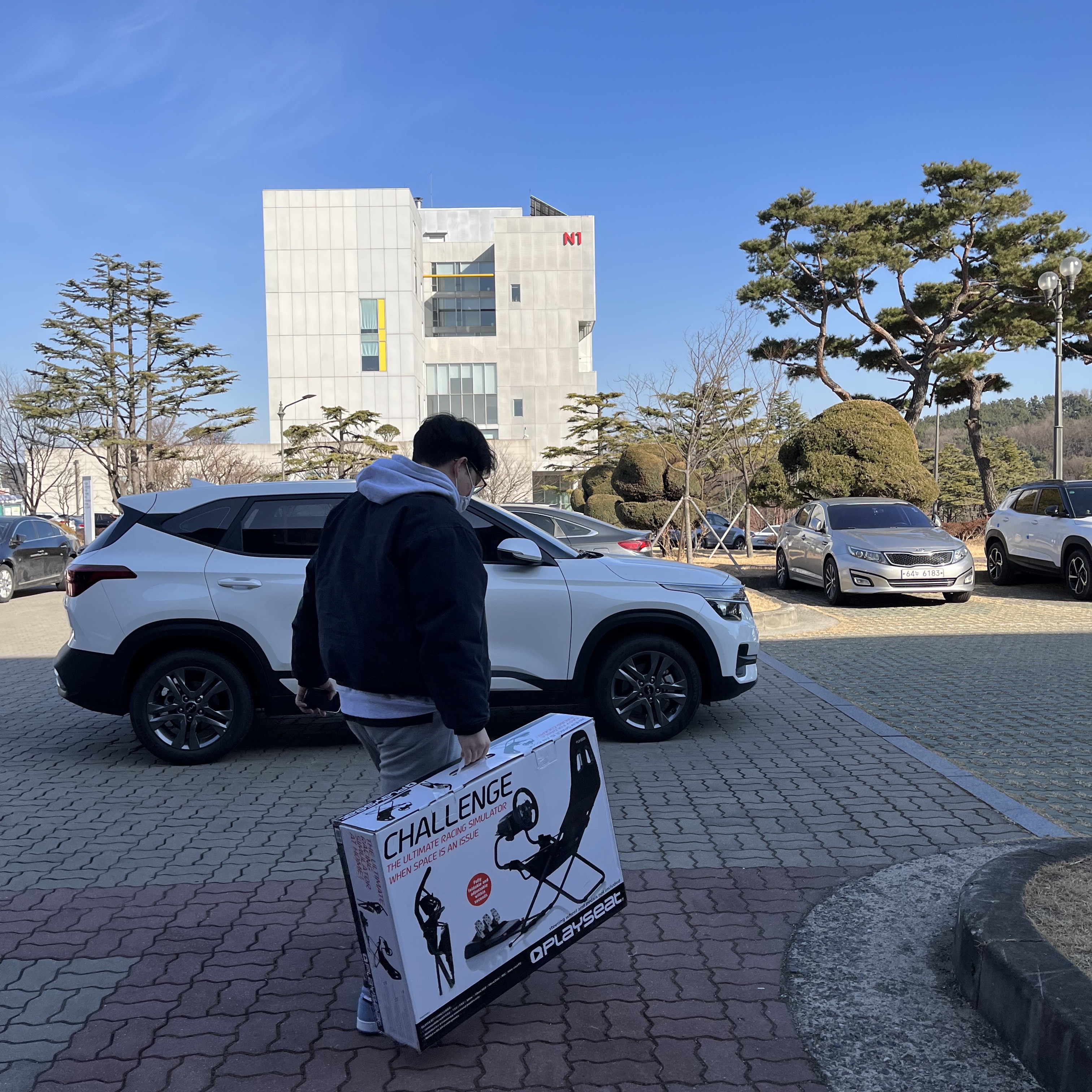 Jordan 1 Retro High OG University Blue, Xbox Series X Halo Infinite Limited Edition Bundle (220V) 착용 스타일 - 1