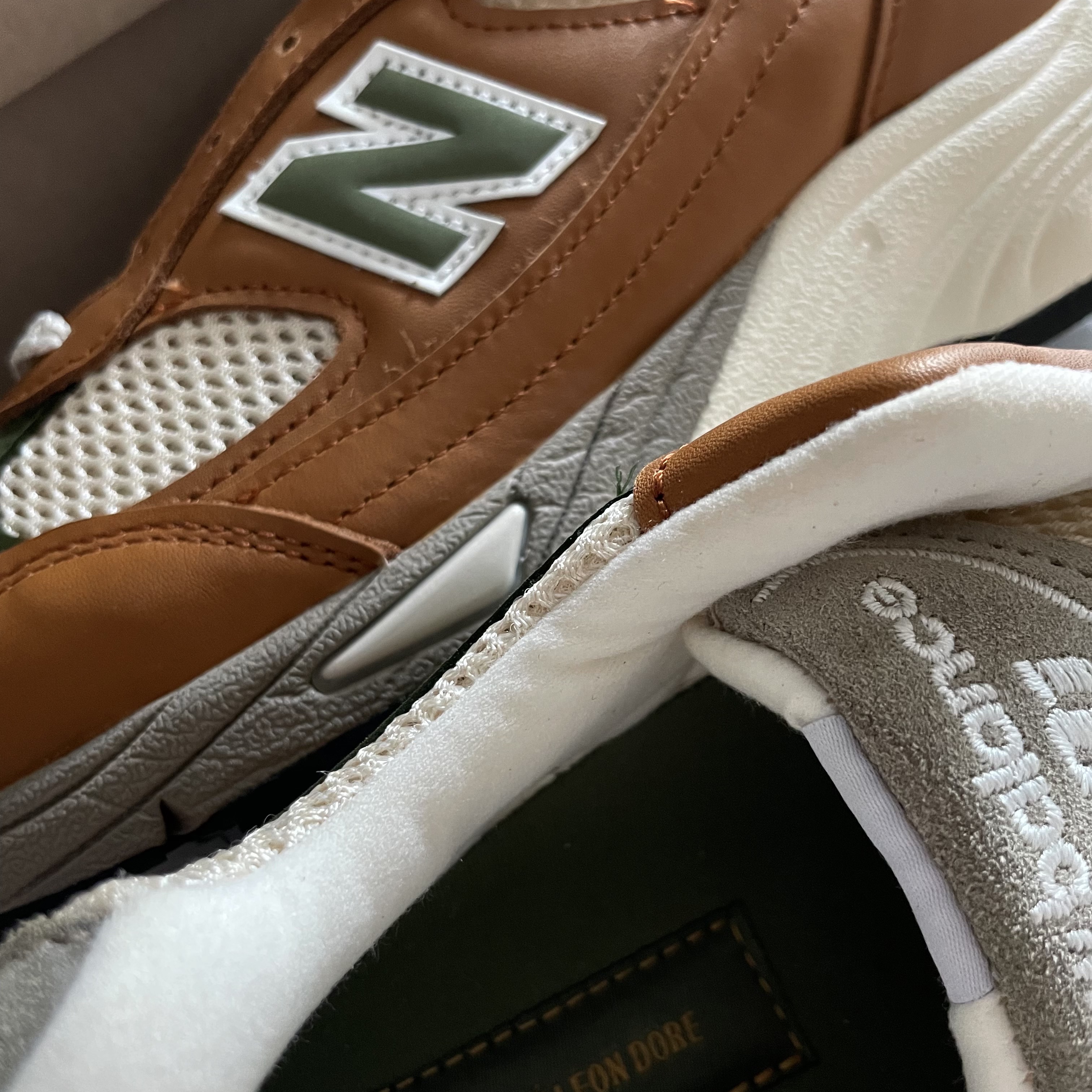 New Balance x Aime Leon Dore 991 Made in UK Tan 착용 스타일 - 1