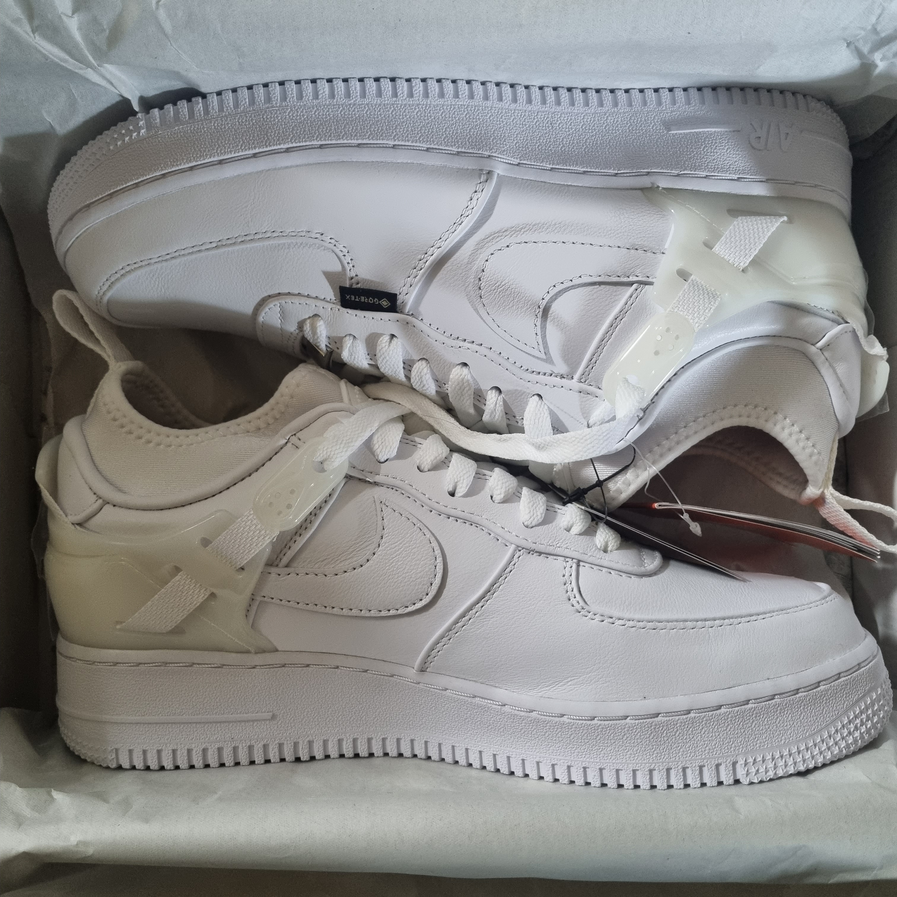 Nike x Undercover Air Force 1 Low SP White 착용 스타일 - 1