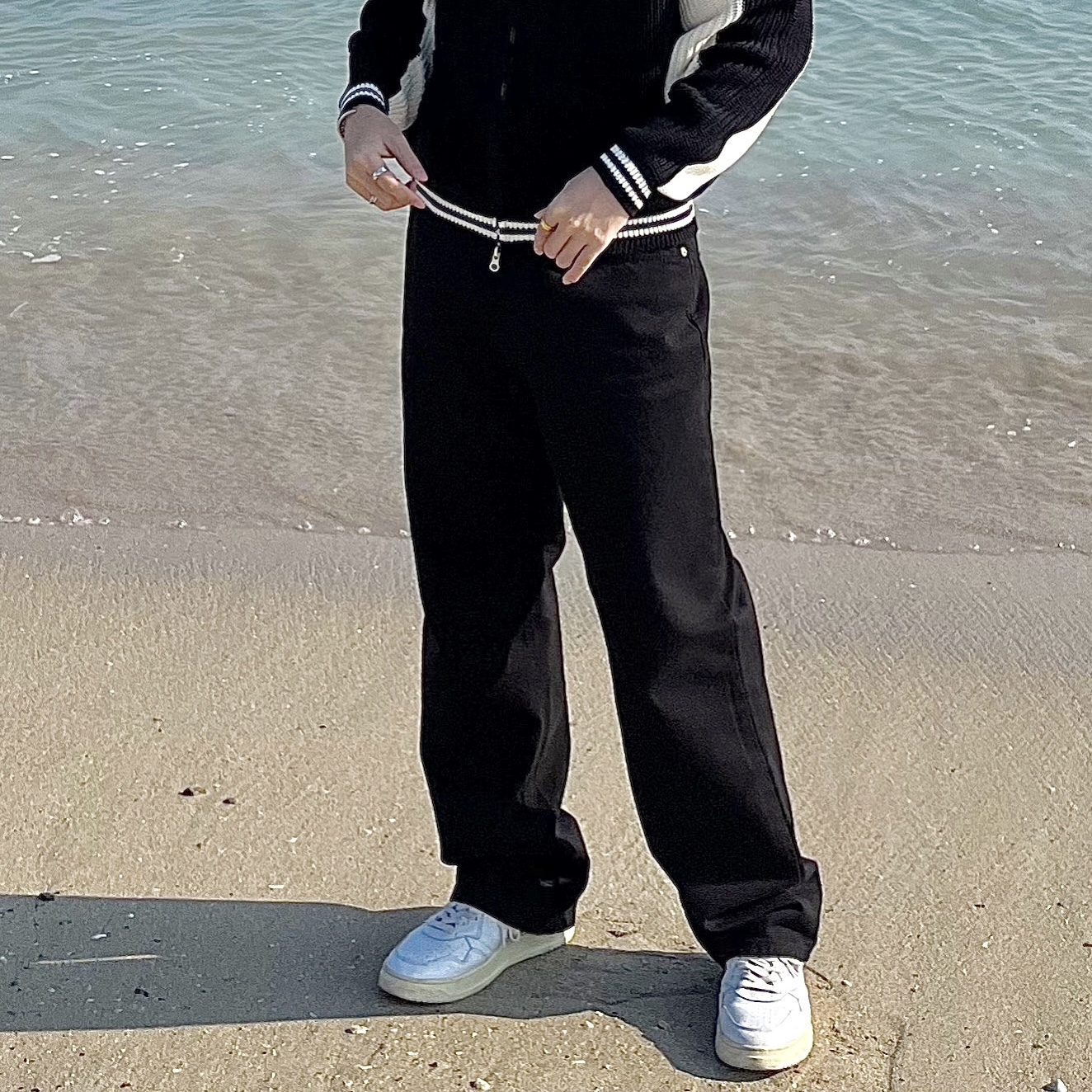 Autry Medalist Low Leather Sneakers White 착용 스타일 - 2