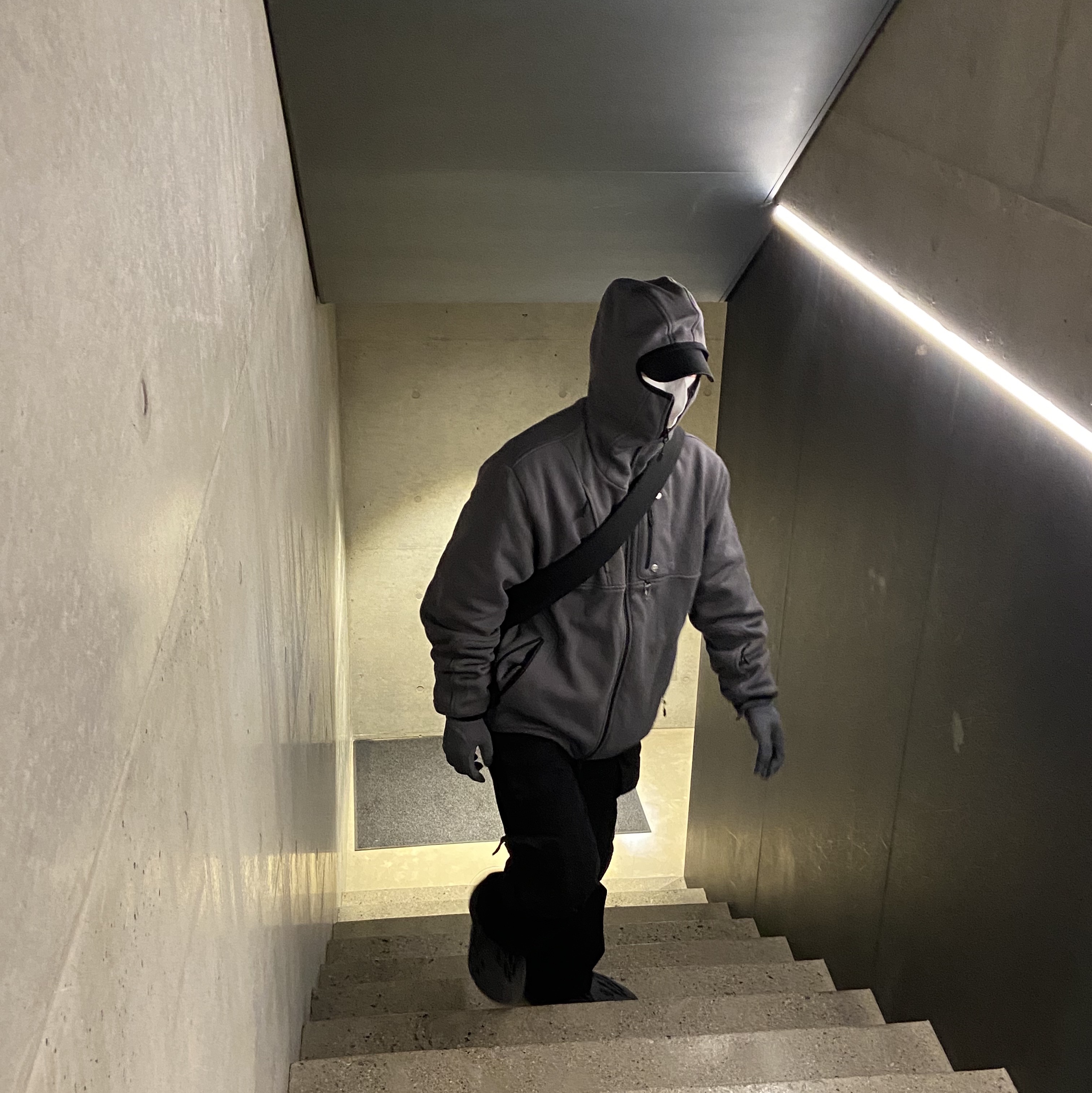 Undermycar Marshall Chest Pocket Balaclava Zip-Up Chimera - 22SS, Yeezy Gap Engineered By Balenciaga Snake Bag Black 착용 스타일 - 1
