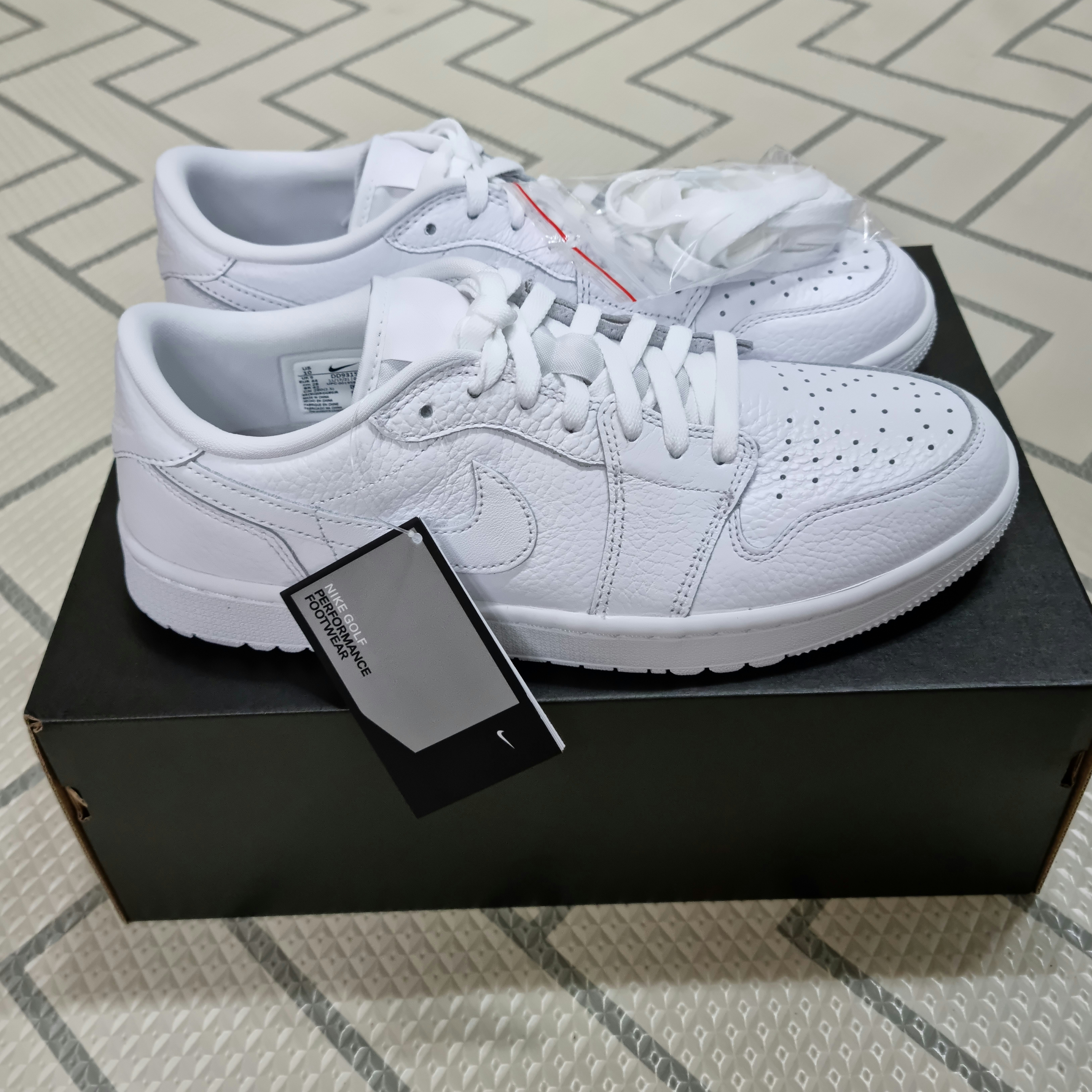 Jordan 1 Low Golf Triple White 착용 스타일
