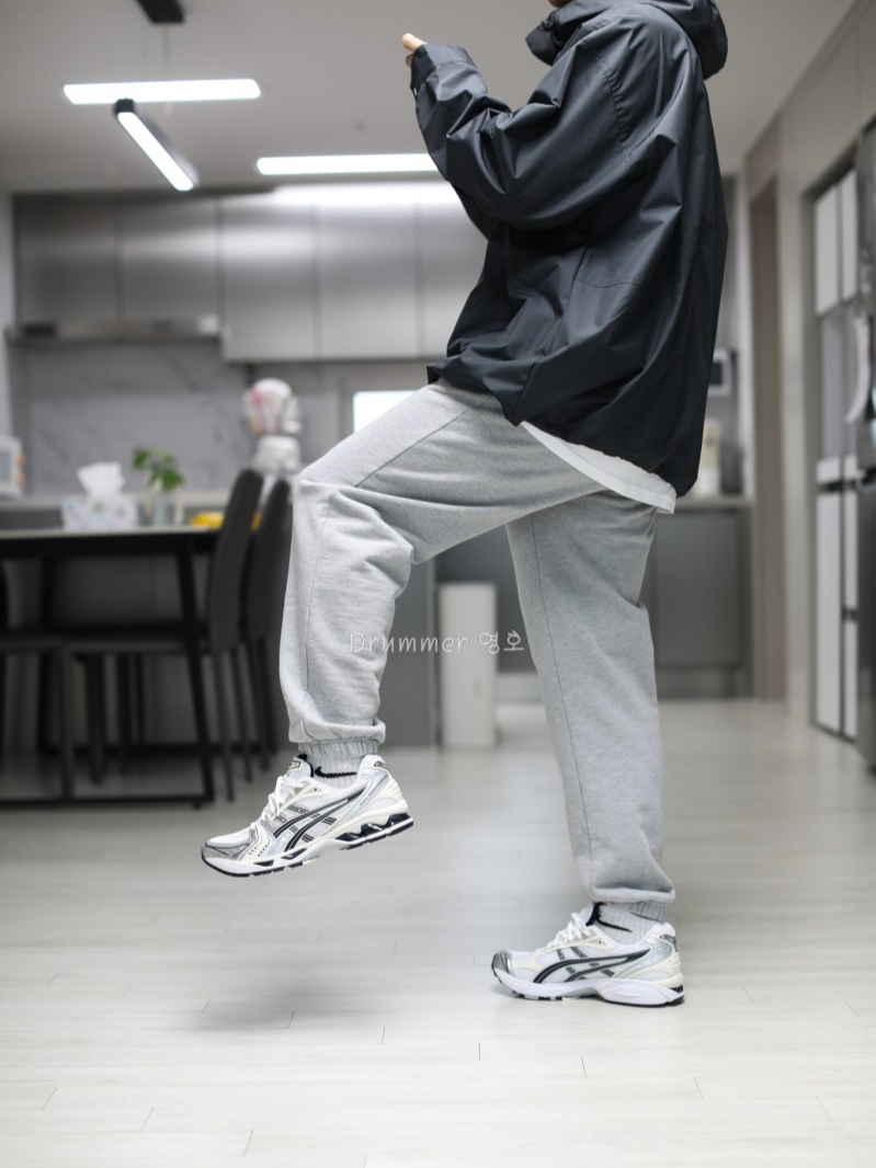 (W) Asics Gel-Kayano 14 White Midnight 착용 스타일