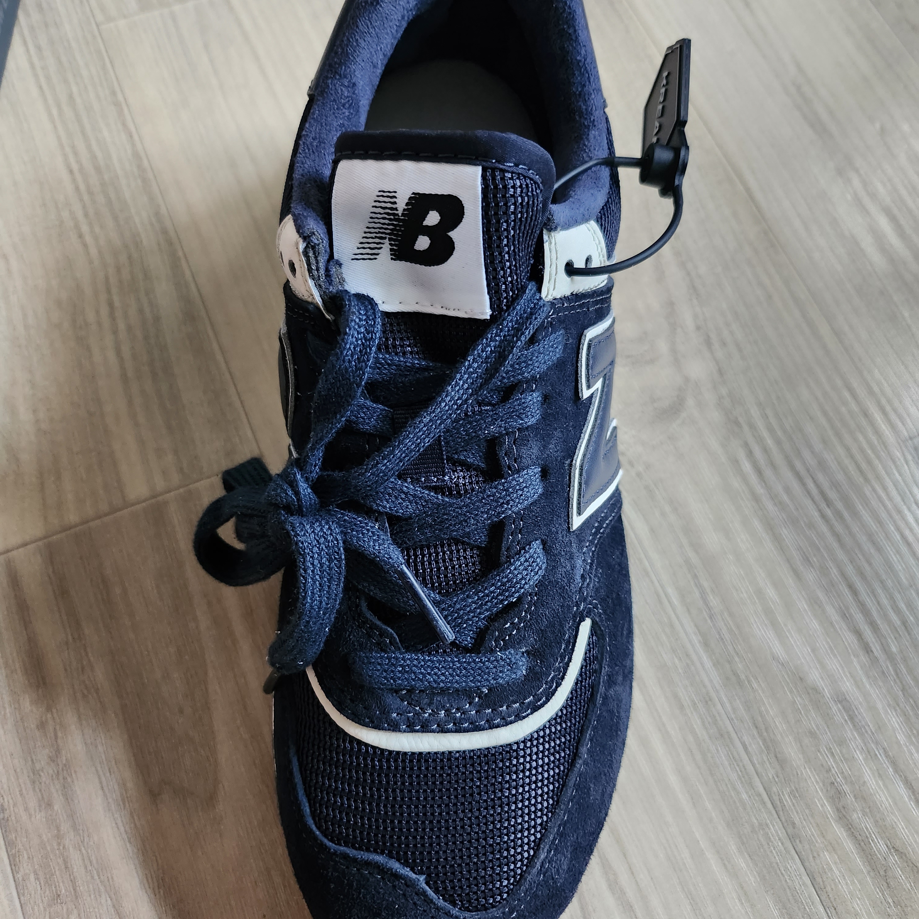 New Balance 574 Legacy Blue Navy 착용 스타일 - 2