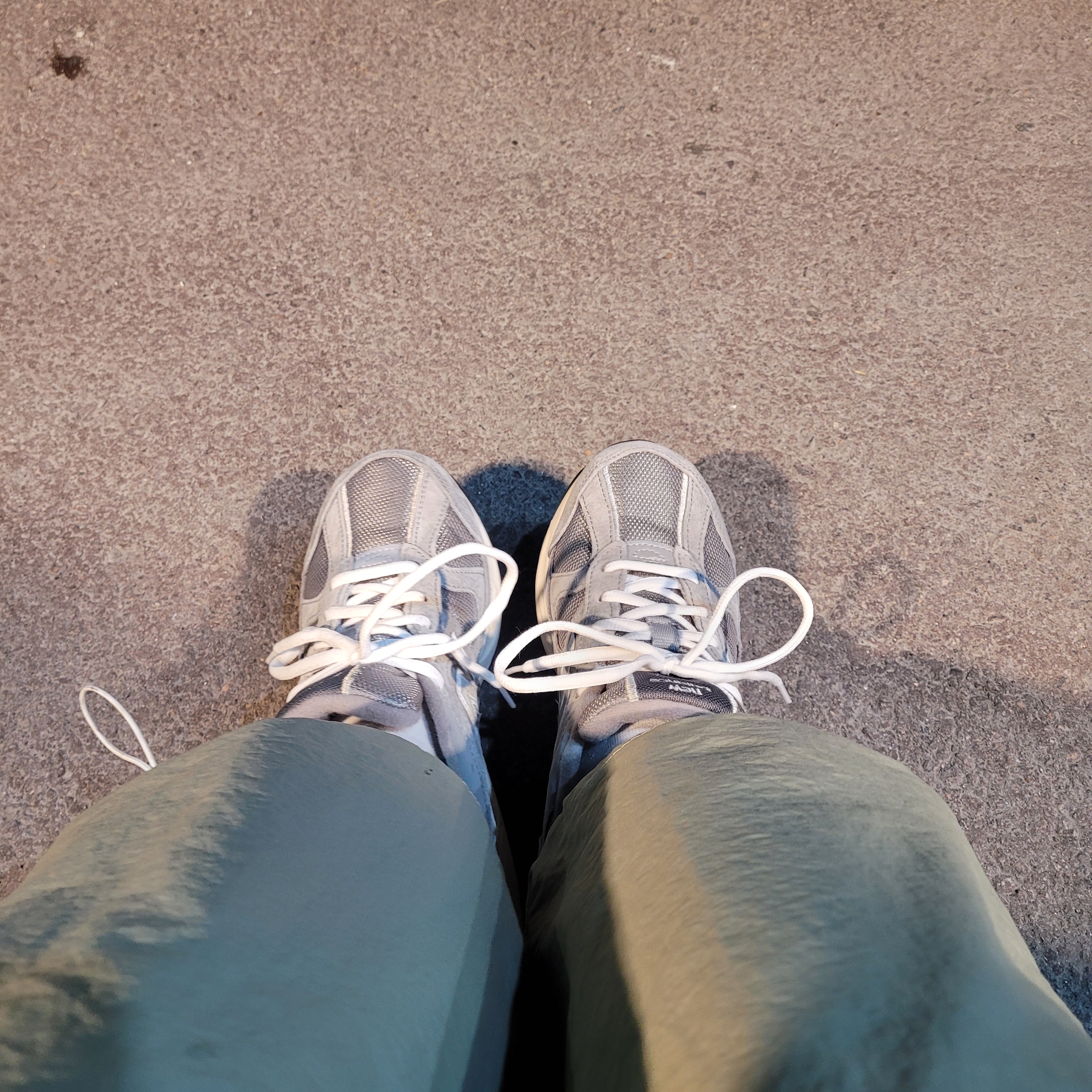 New Balance 878 Gray 착용 스타일