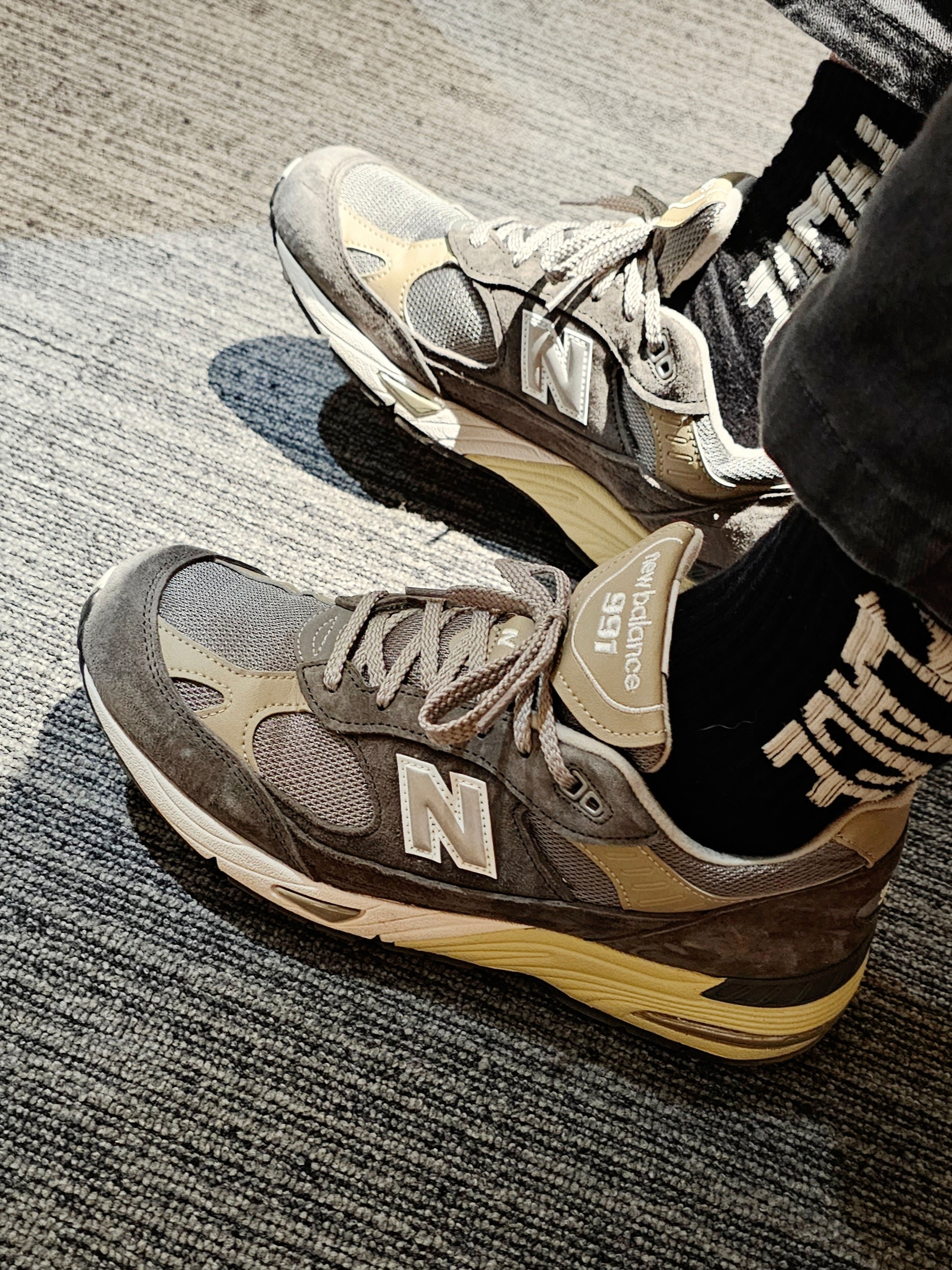 New Balance 991 Made in UK 40th Anniversary Grey 착용 스타일