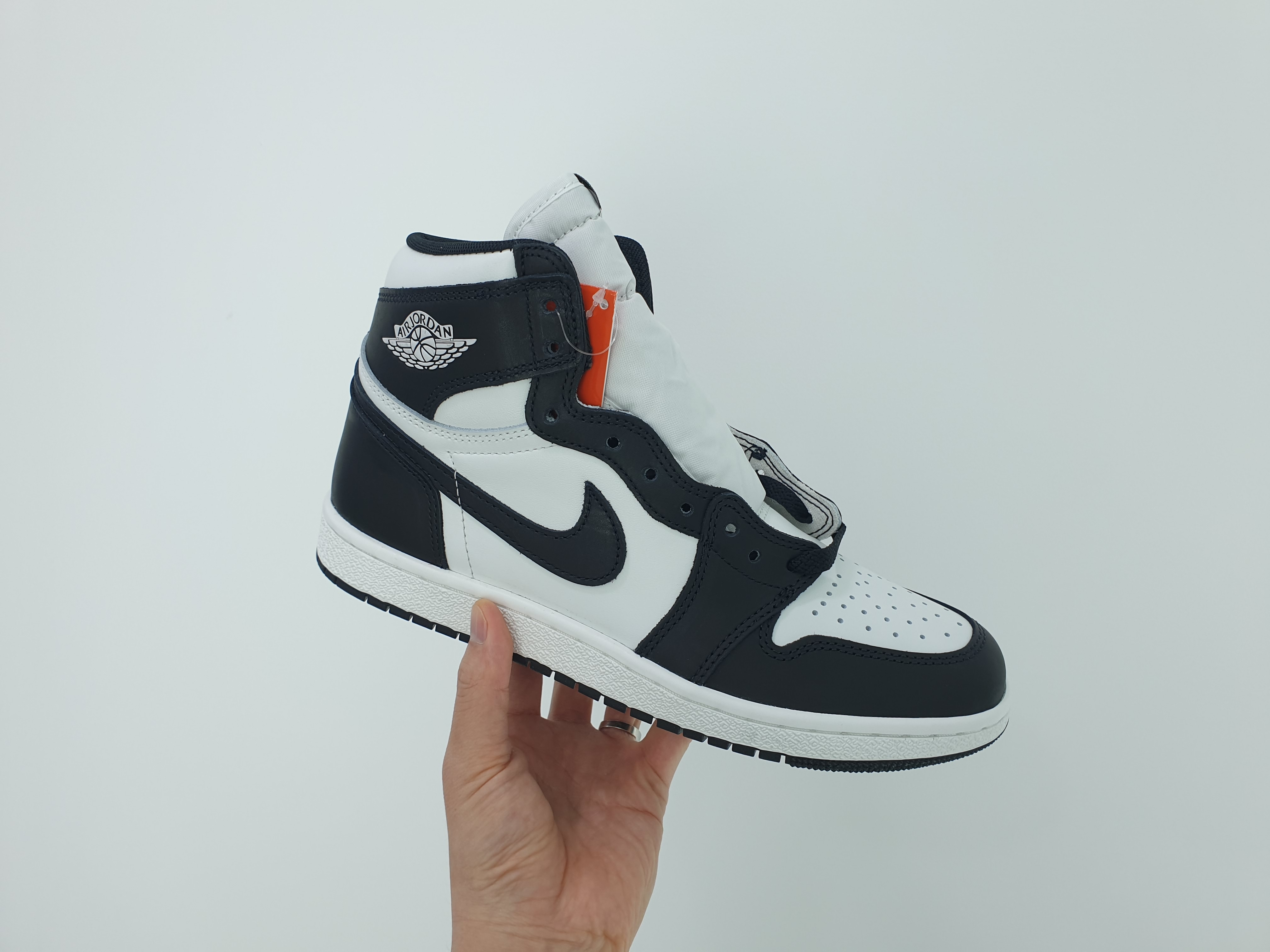 Jordan 1 High 85 Black White 착용 스타일 - 1