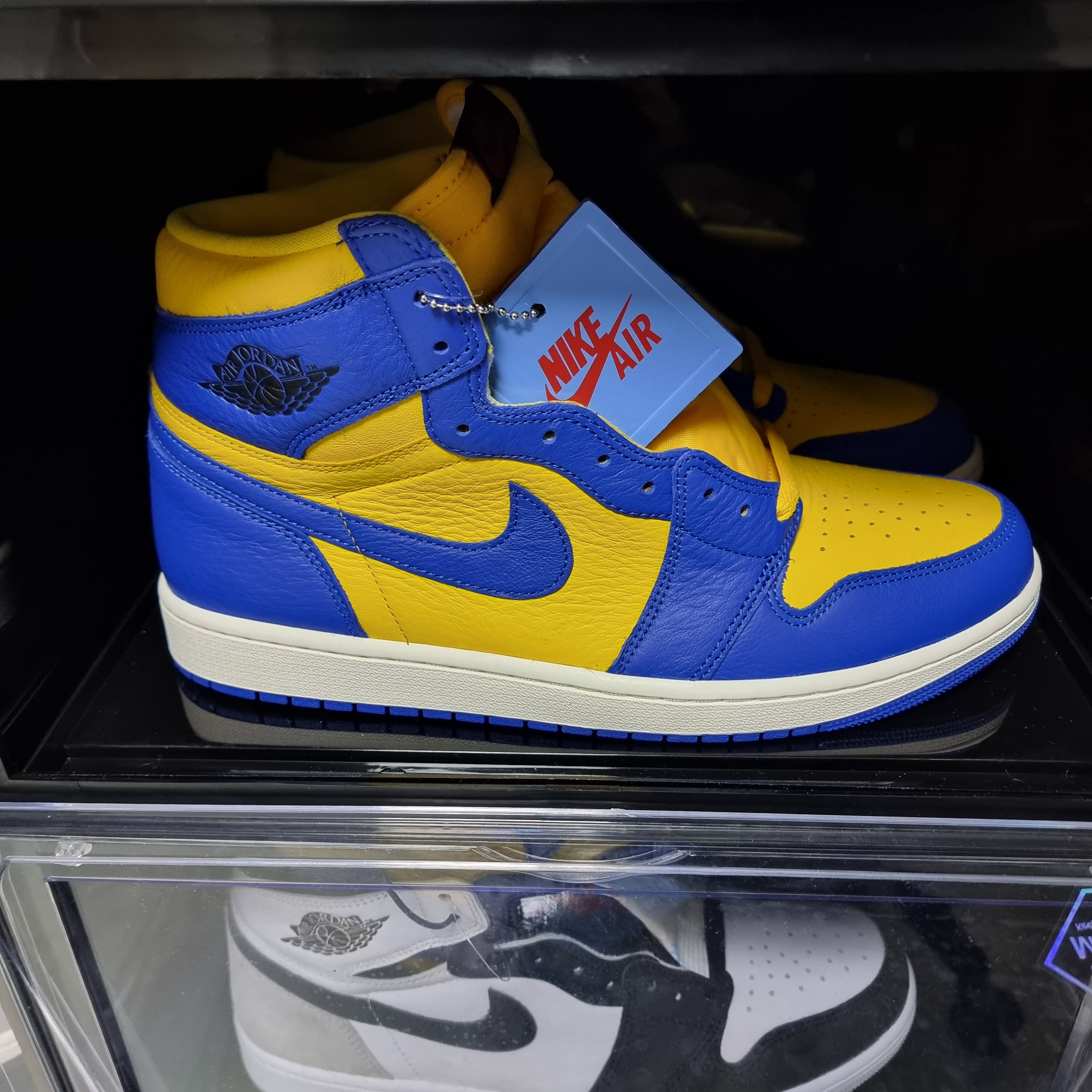 (W) Jordan 1 Retro High OG Game Royal and Varsity Maize 착용 스타일