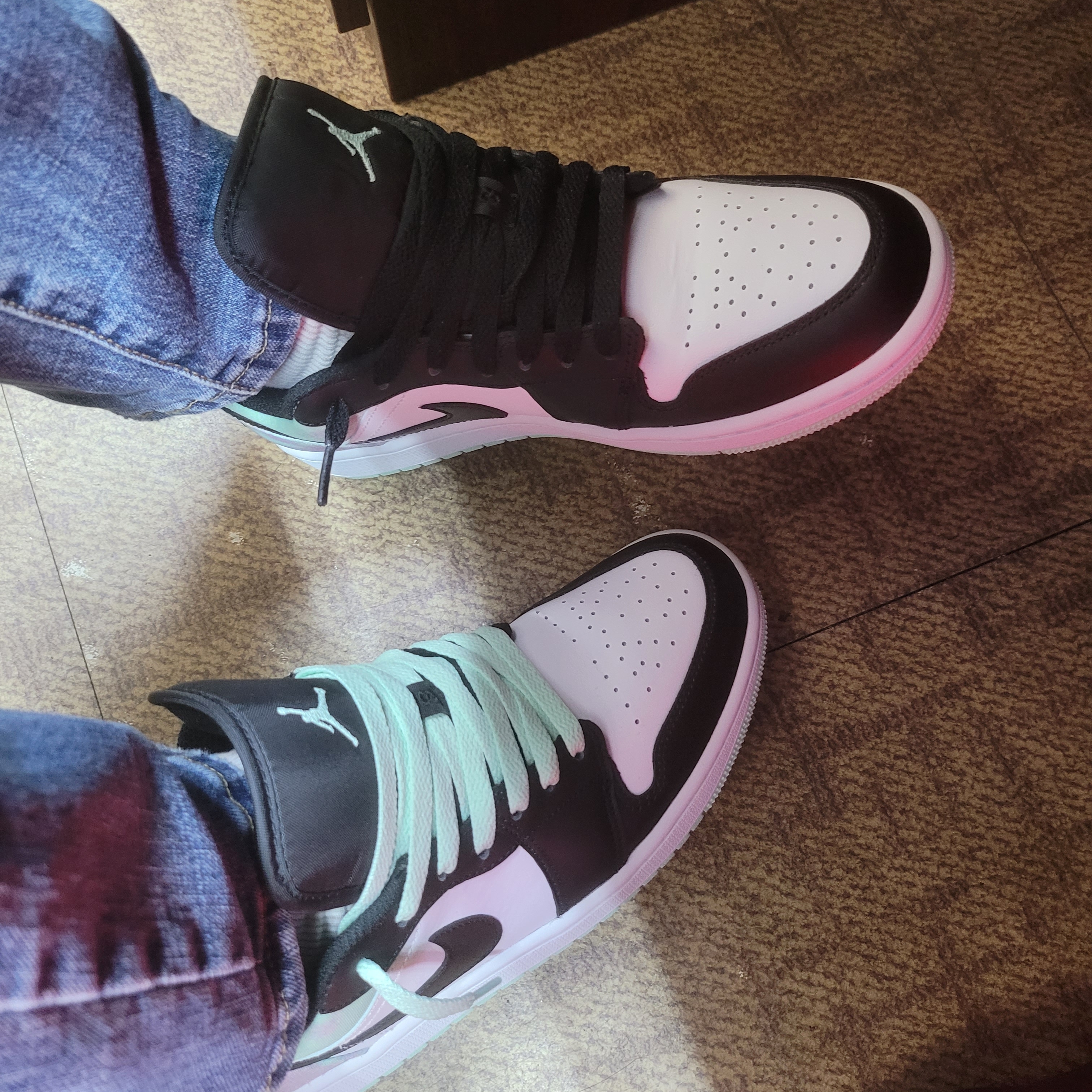 Jordan 1 Low SE White Black Tie-Dye 착용 스타일 - 1