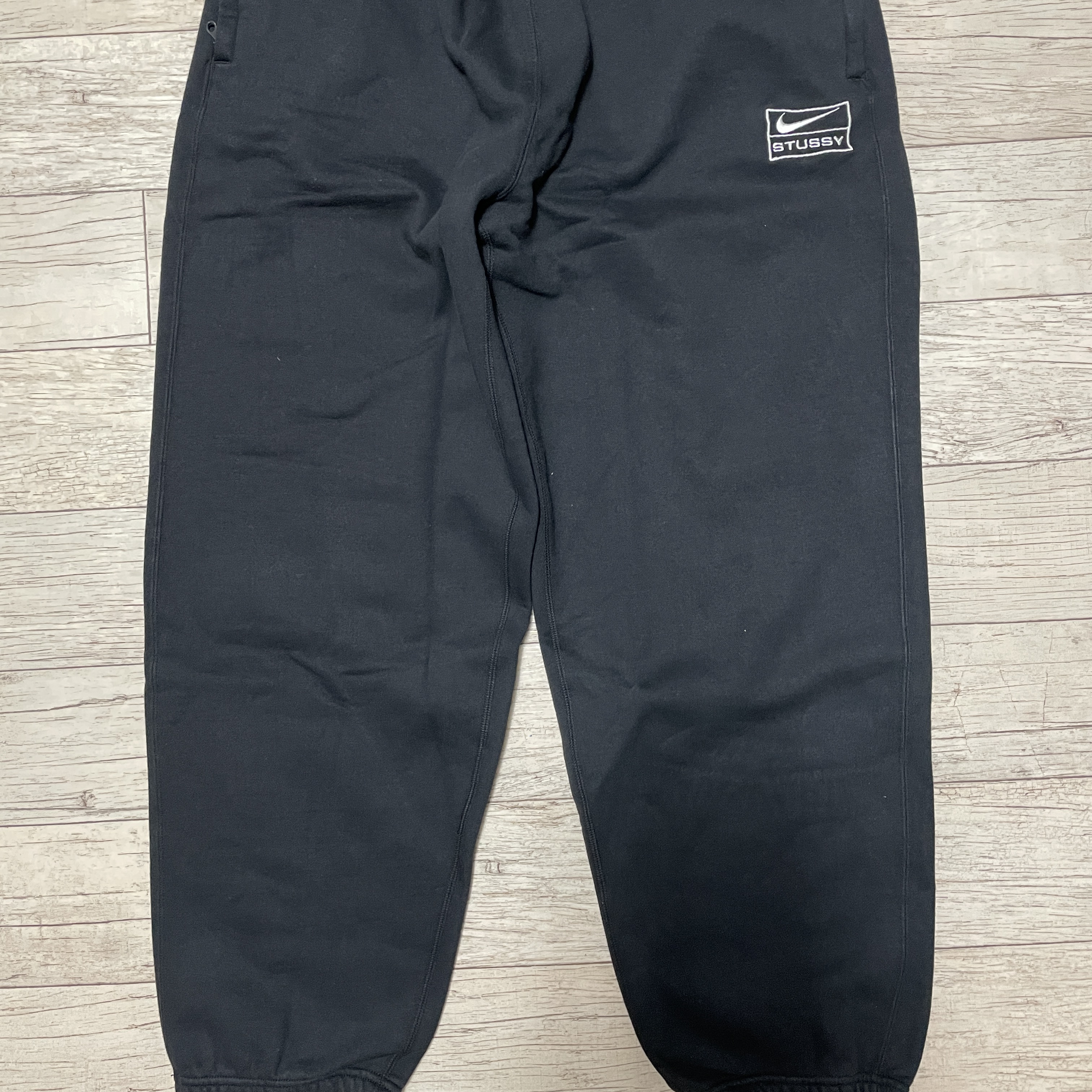 Nike x Stussy NRG Washed Fleece Pants Black (DO5296-010) 착용 스타일 - 2