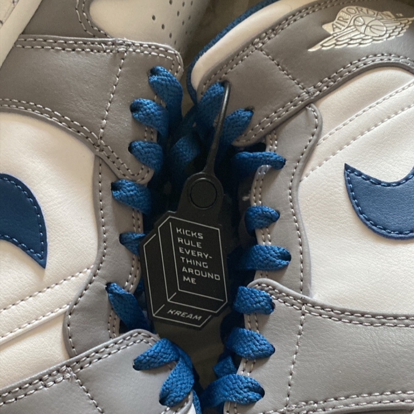 Jordan 1 Mid Cement Grey True Blue 착용 스타일