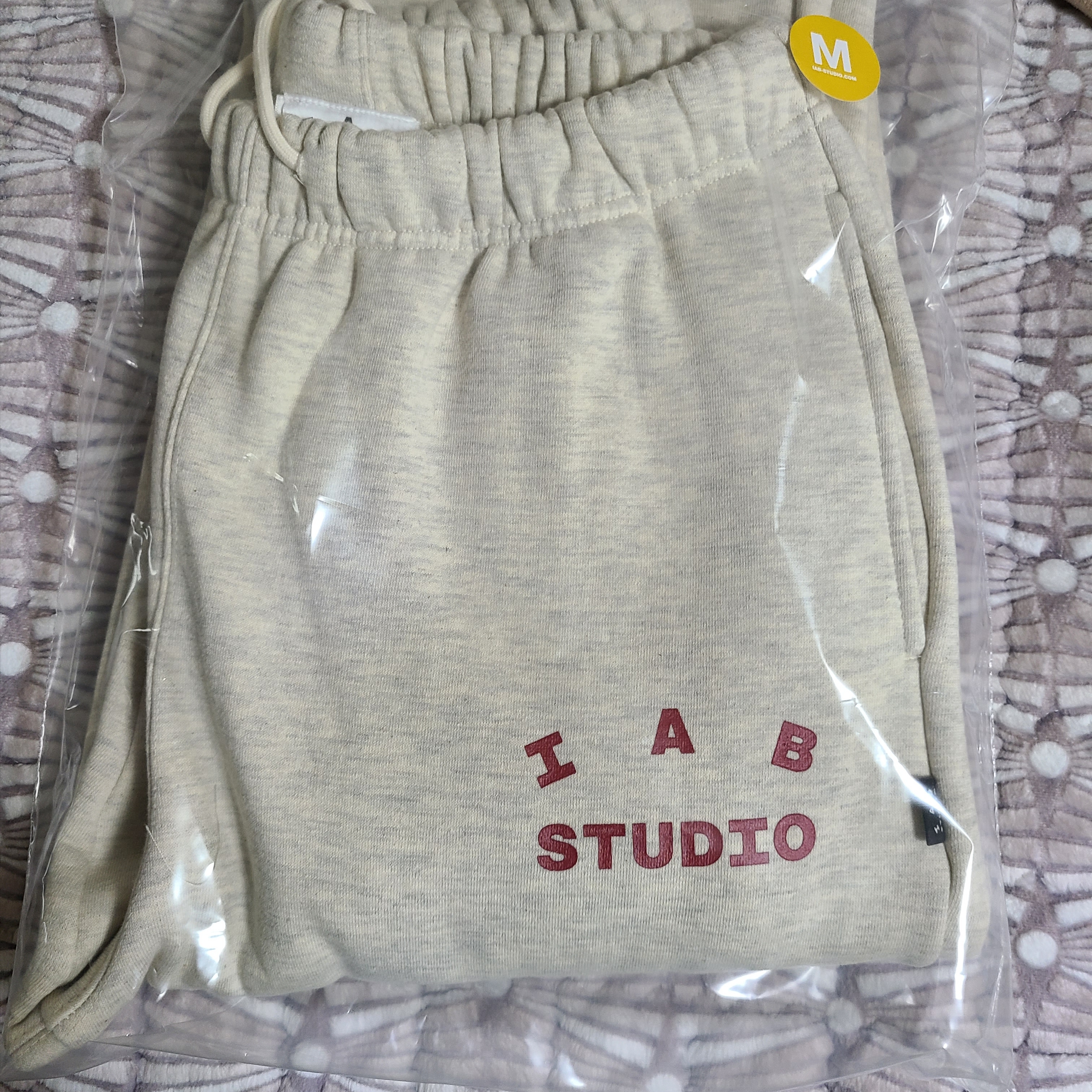 IAB Studio Sweatpants Oatmeal Burgundy - 23SS 착용 스타일
