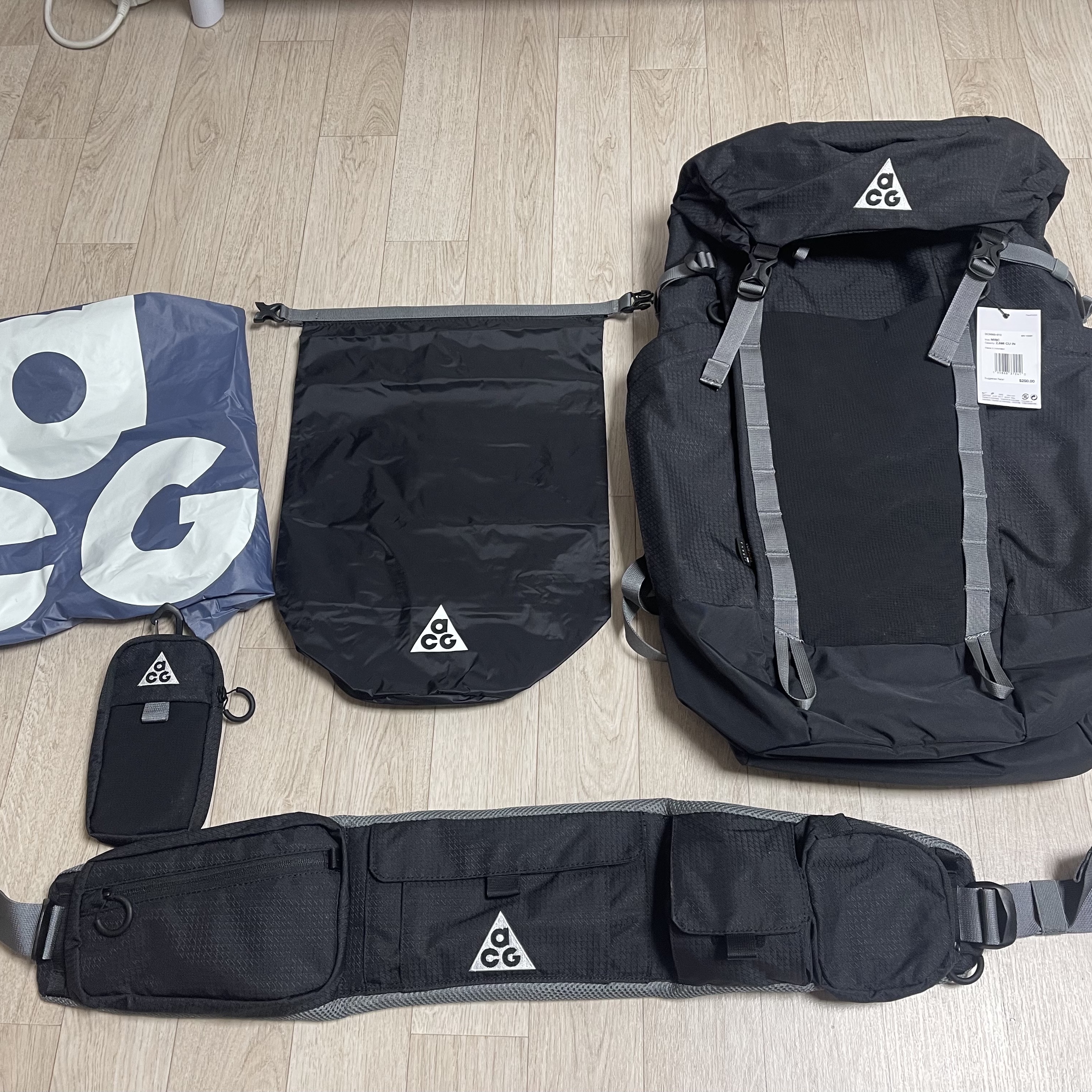 Nike ACG 36 Backpack Black 착용 스타일