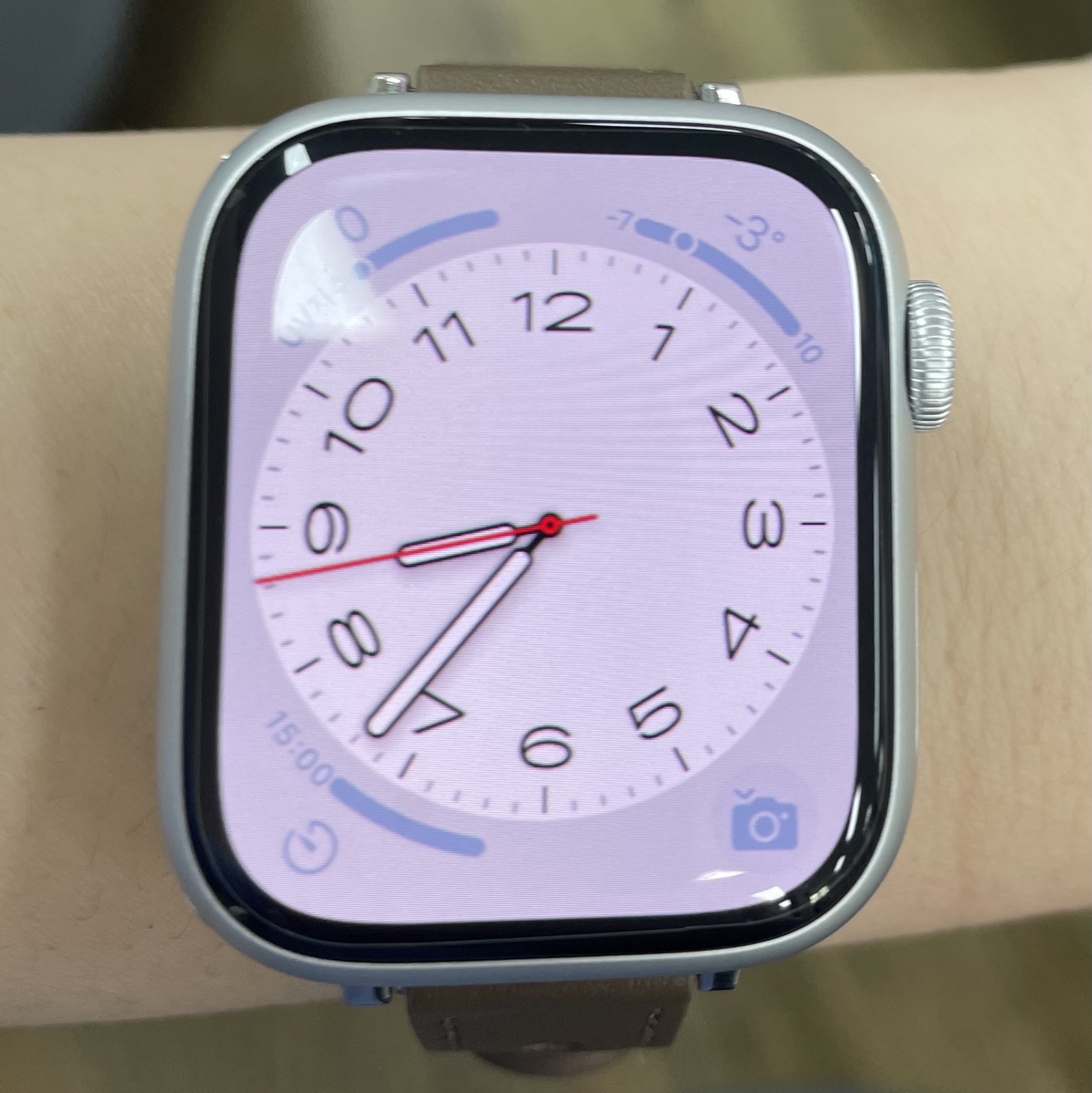 Apple Watch Series 8 41mm GPS Silver Aluminium Case with Sport Band White (Korean Ver.) 착용 스타일